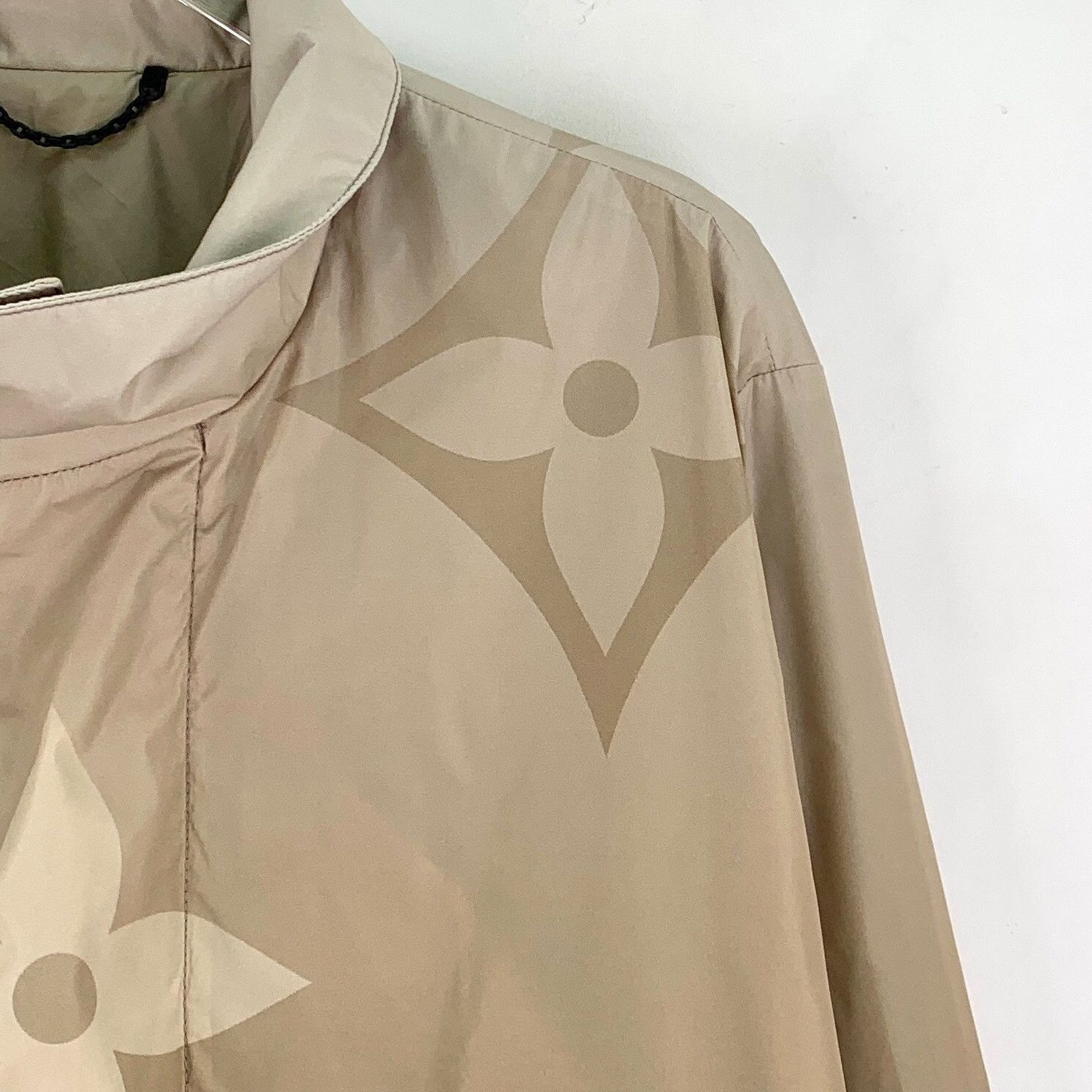 Louis Vuitton Louis Vuitton Gradient Monogram Light Windbreaker Size 46 Size US S / EU 44-46 / 1 - 4 Thumbnail