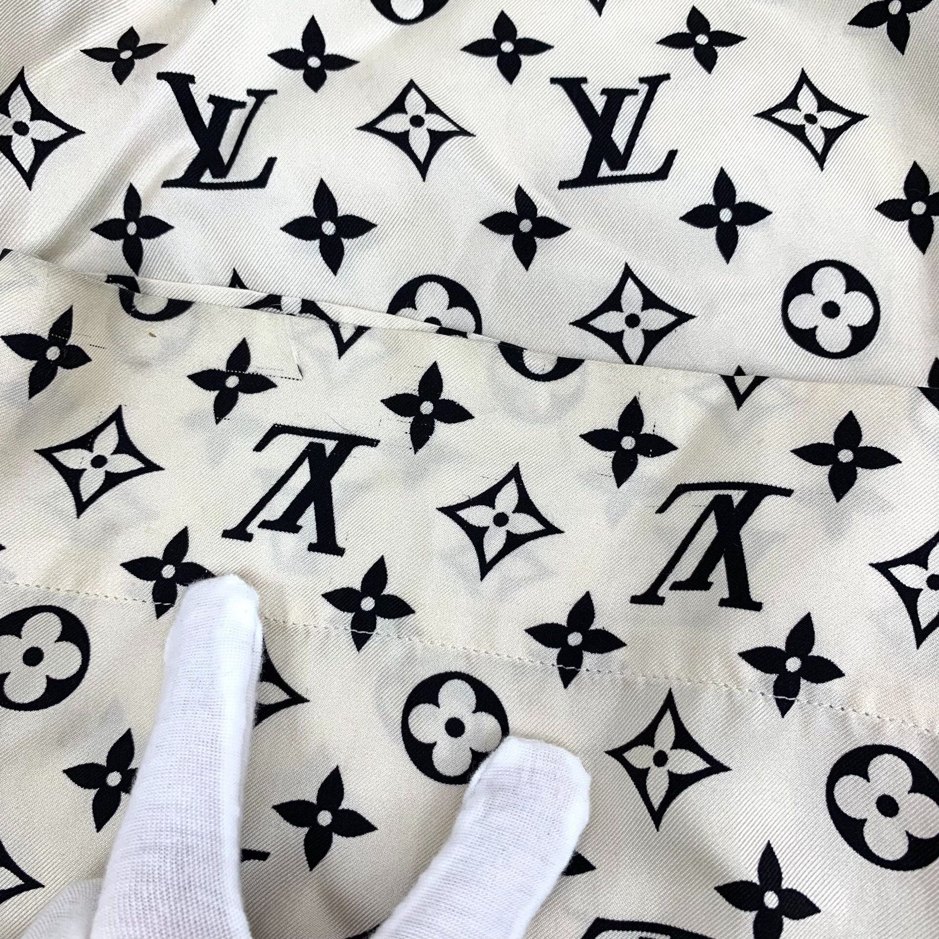 Louis Vuitton Louis Vuitton Monogram Silk Pants 36 Size 26" / US 2 / IT 38 - 10 Thumbnail