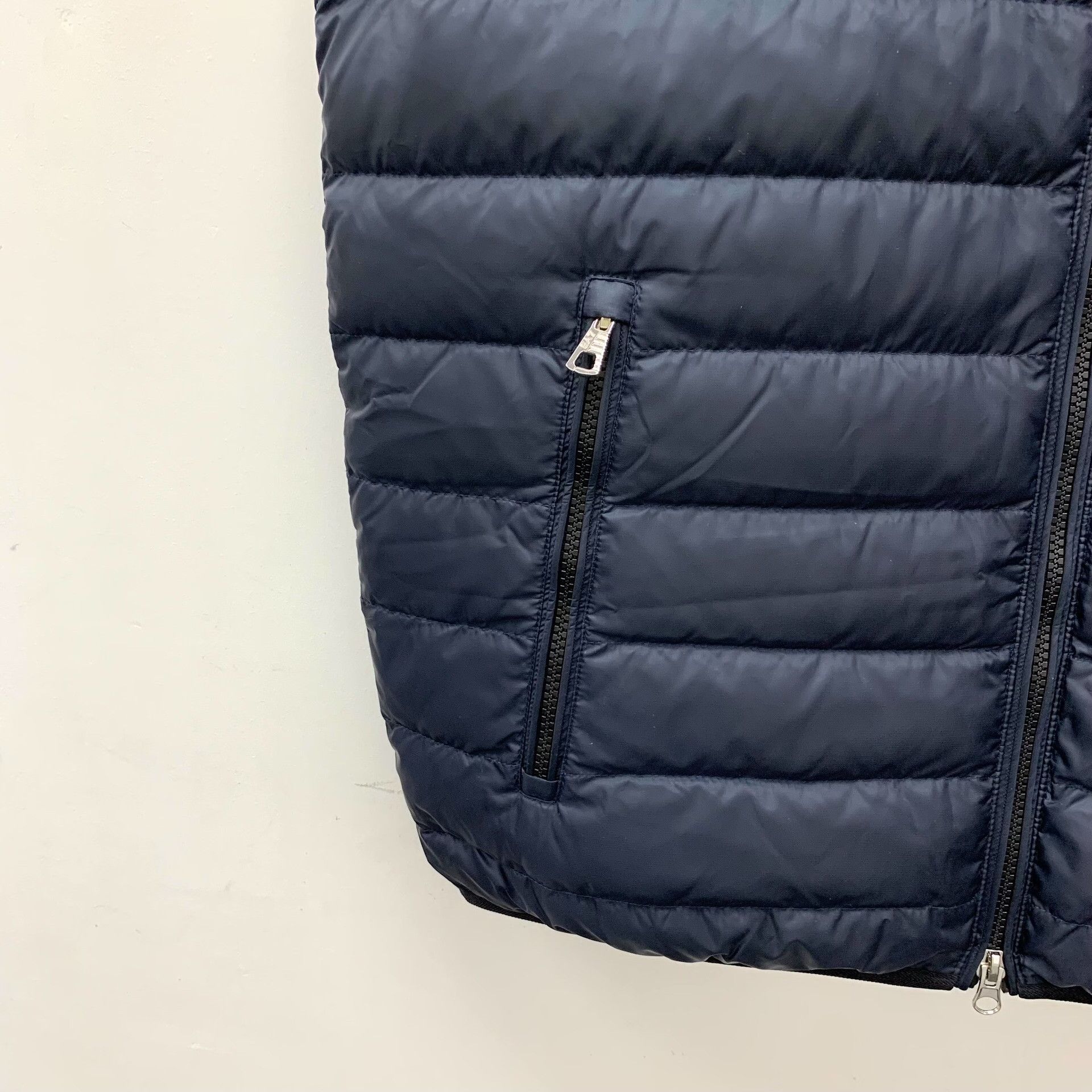 Emporio Armani EA7 Emporio Armani Badge Puffer Vest Size L Size US L / EU 52-54 / 3 - 5 Thumbnail