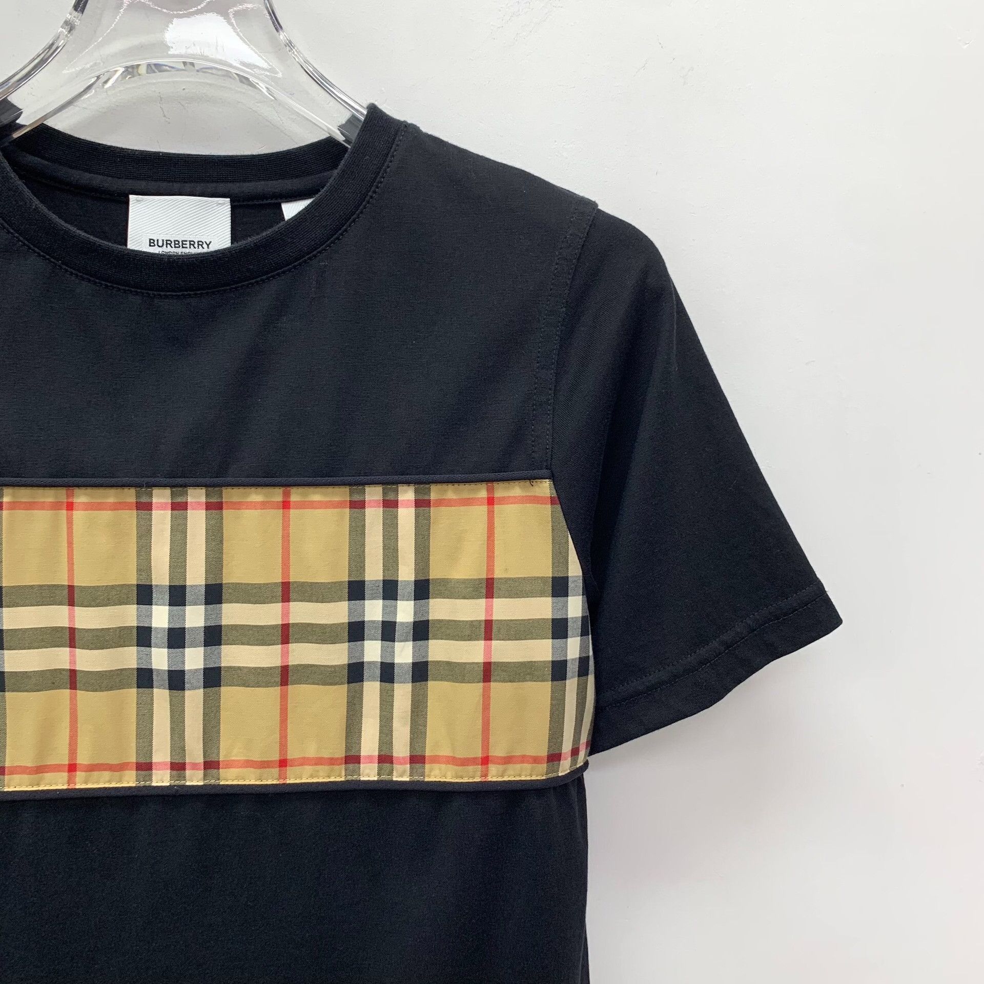 Burberry Burberry Check Panel T-Shirt Size 8Y Size US XXS / EU 40 - 4 Thumbnail