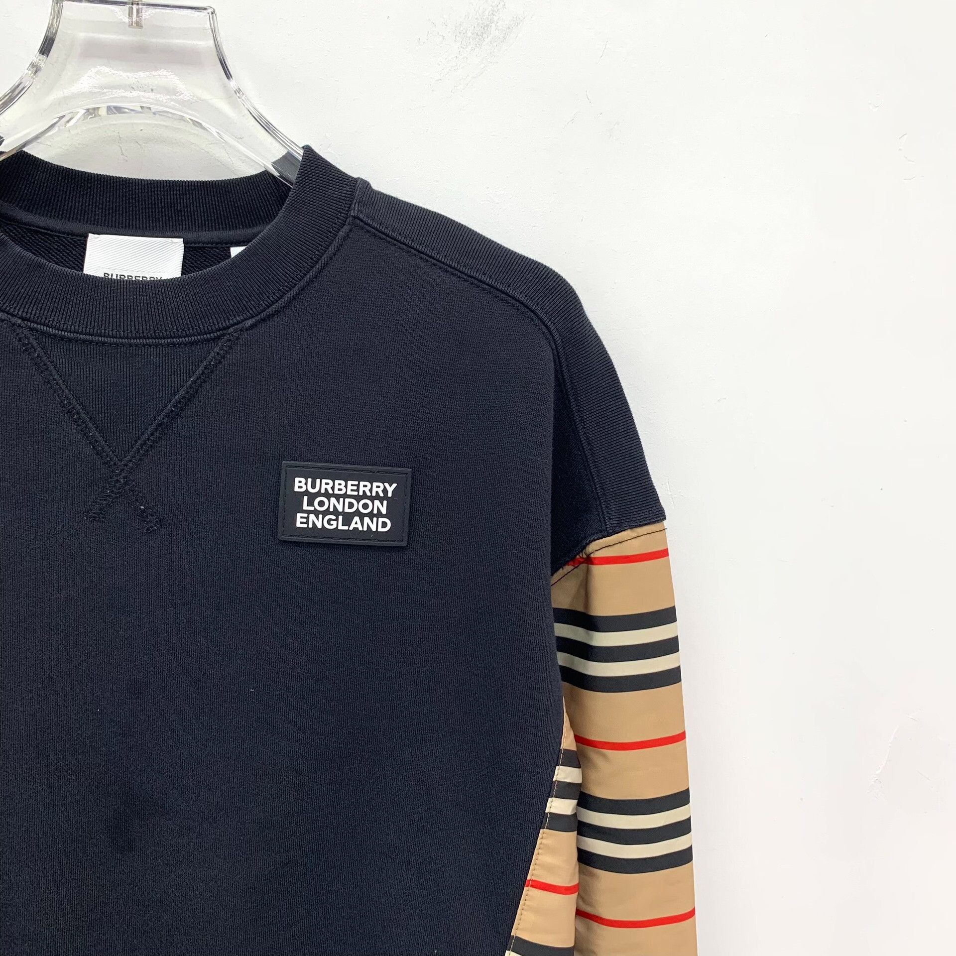 Burberry Burberry Striped Sleeve Patchwork Sweatshirt Size 8Y Size US XXS / EU 40 - 4 Thumbnail