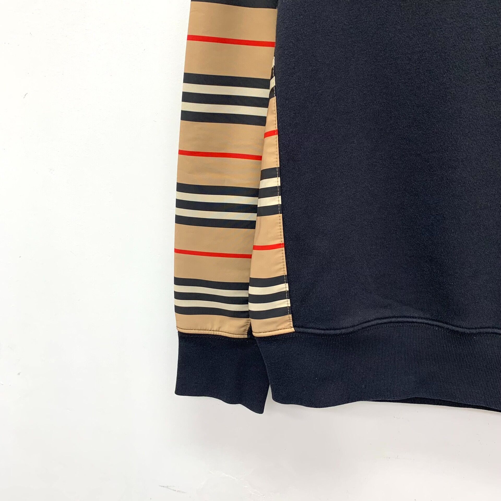 Burberry Burberry Striped Sleeve Patchwork Sweatshirt Size 8Y Size US XXS / EU 40 - 5 Thumbnail