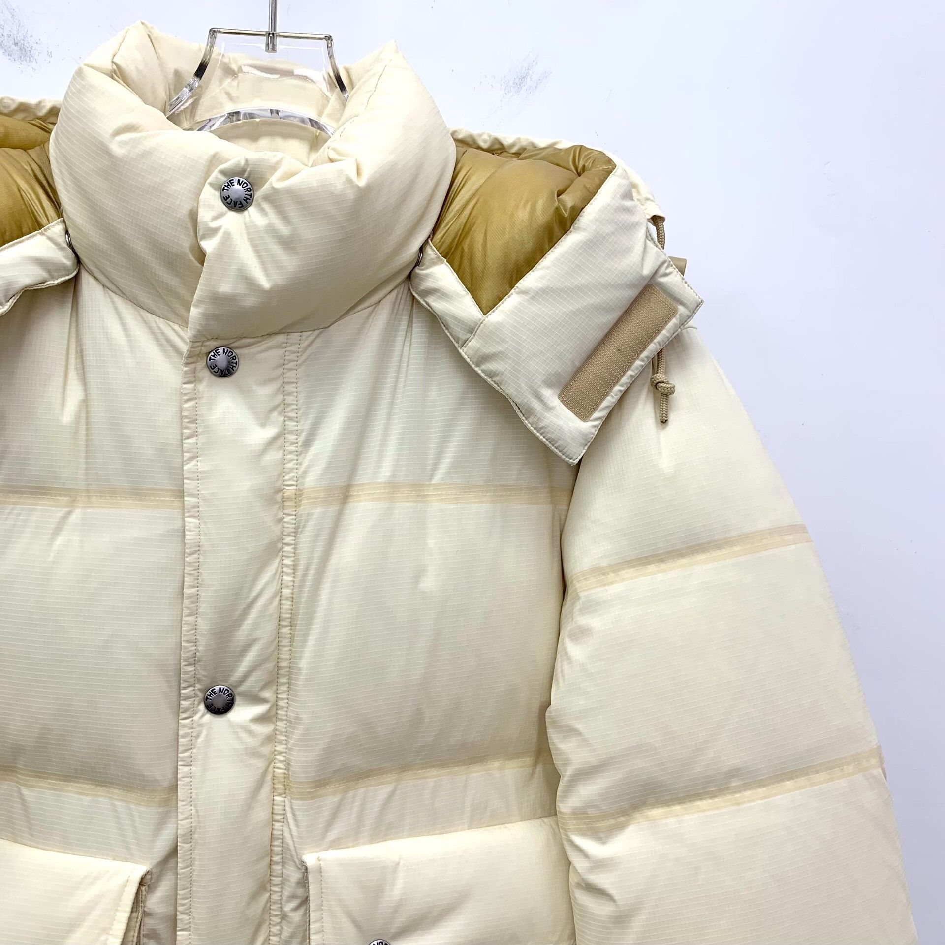 Gucci Gucci x The North Face Print Logo Down Jacket XXS Size US XXS / EU 40 - 4 Thumbnail