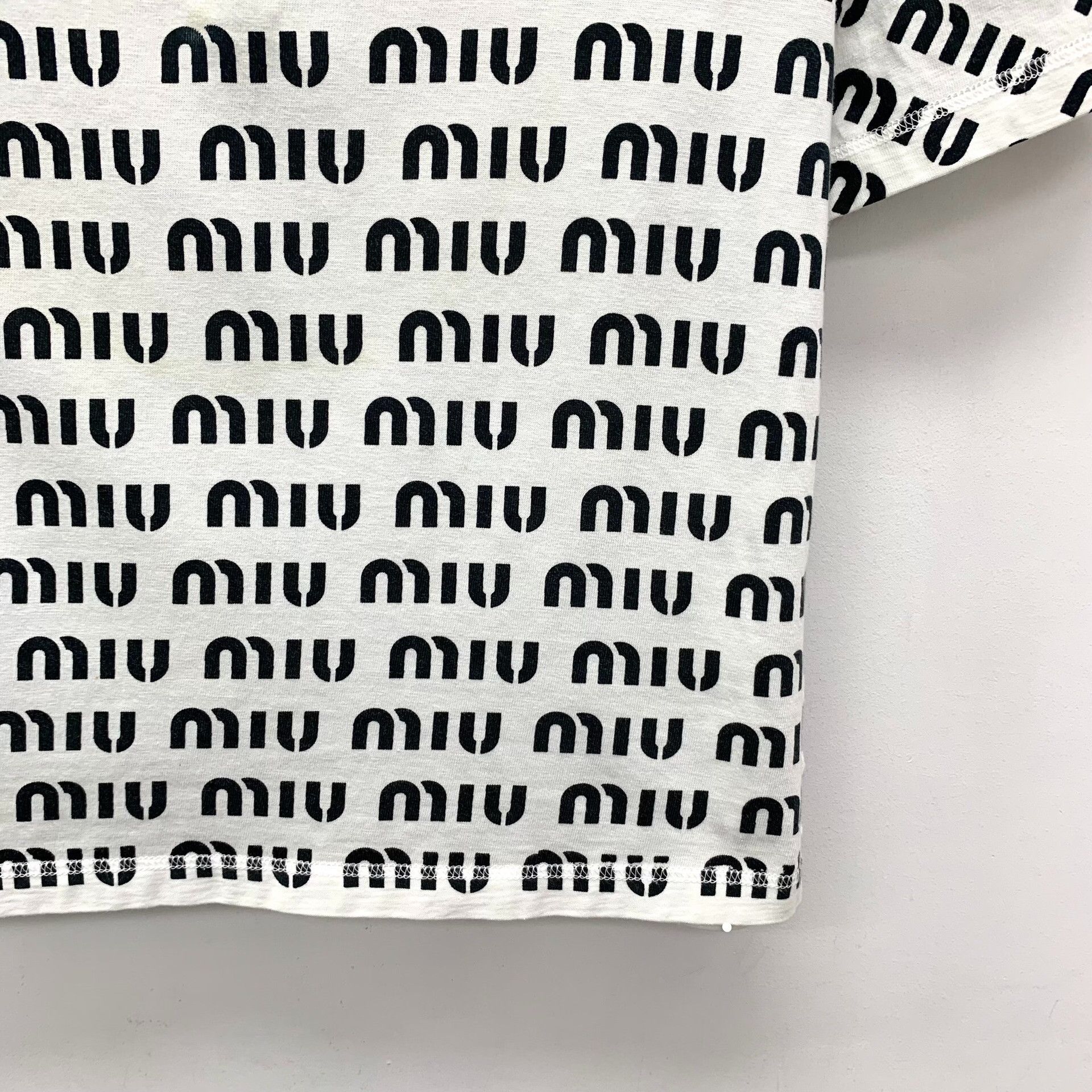 Miu Miu Miu Miu All-Over Logo Print T-Shirt XS Size XS / US 0-2 / IT 36-38 - 5 Thumbnail