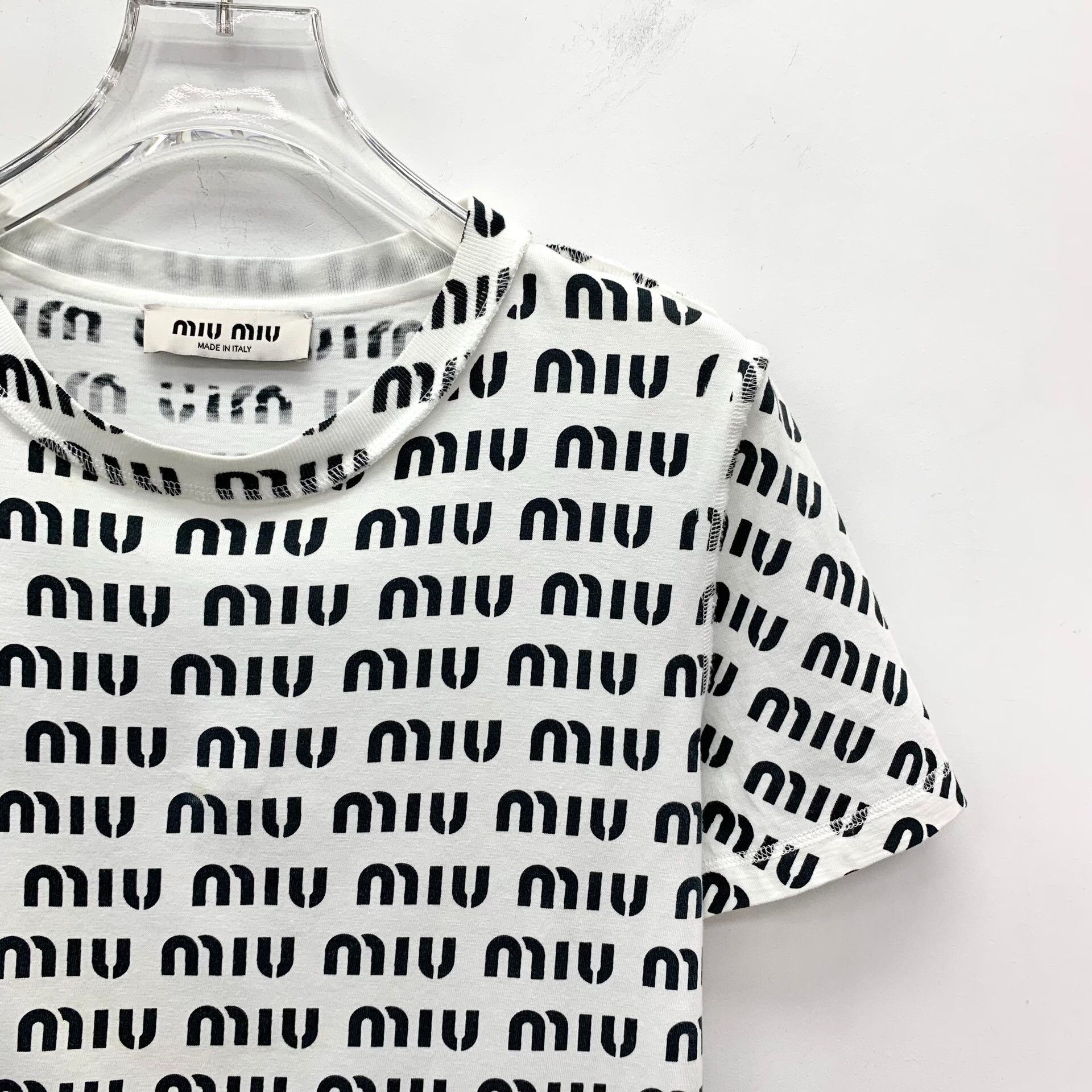 Miu Miu Miu Miu All-Over Logo Print T-Shirt XS Size XS / US 0-2 / IT 36-38 - 4 Thumbnail