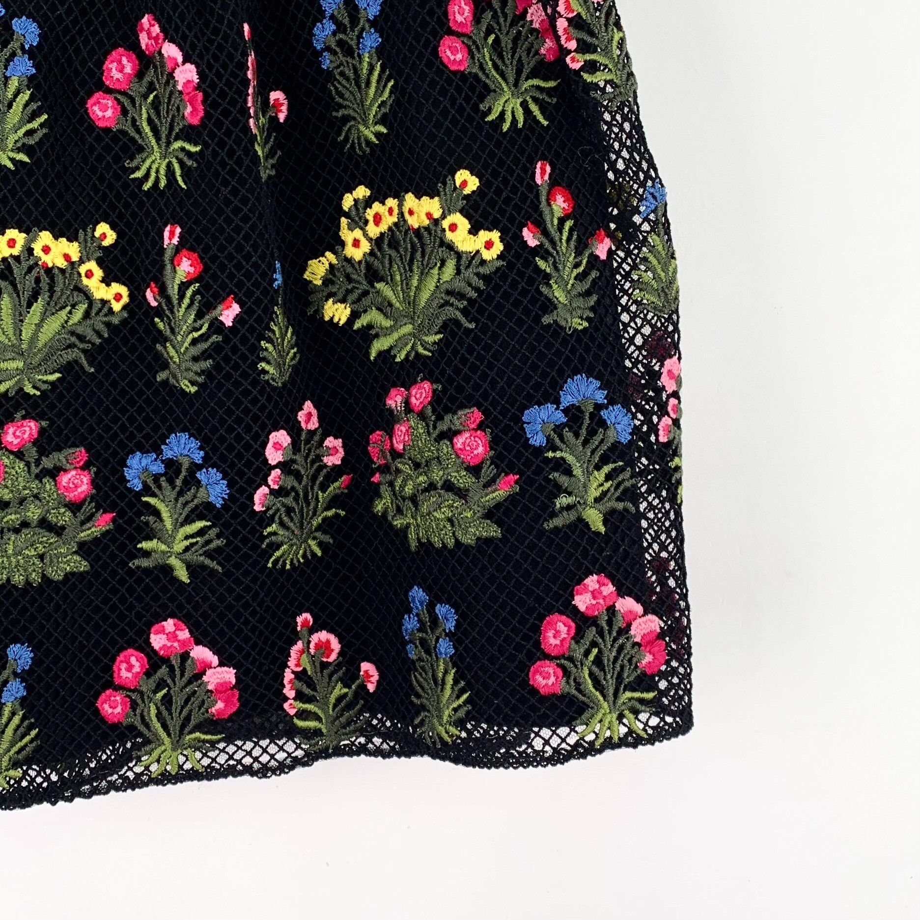 Valentino Valentino Floral Embroidered Mesh Mini Skirt 40 Size 27" / US 4 / IT 40 - 5 Thumbnail