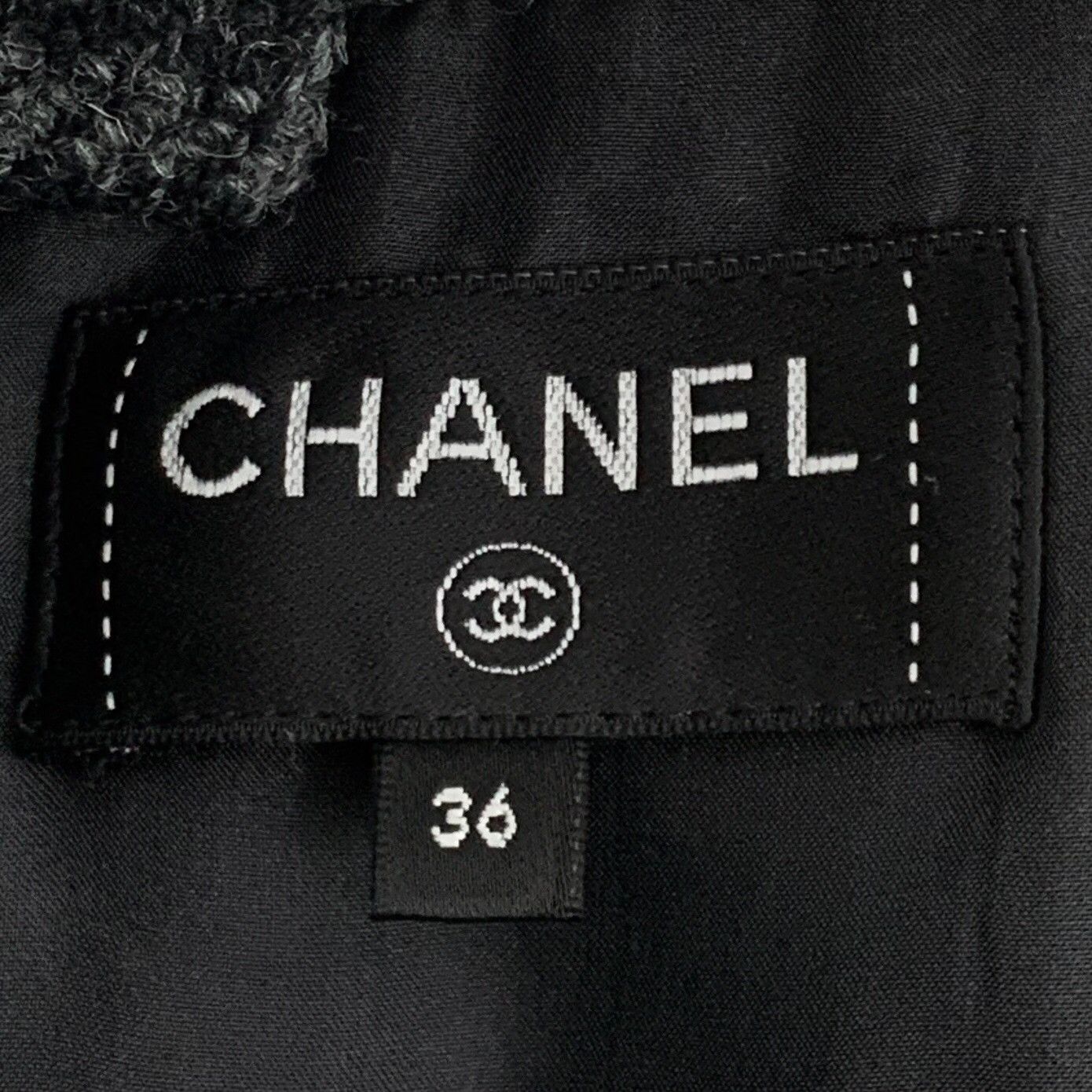 Chanel Chanel Houndstooth Wool Mini Skirt 36 Size 26" / US 2 / IT 38 - 7 Thumbnail