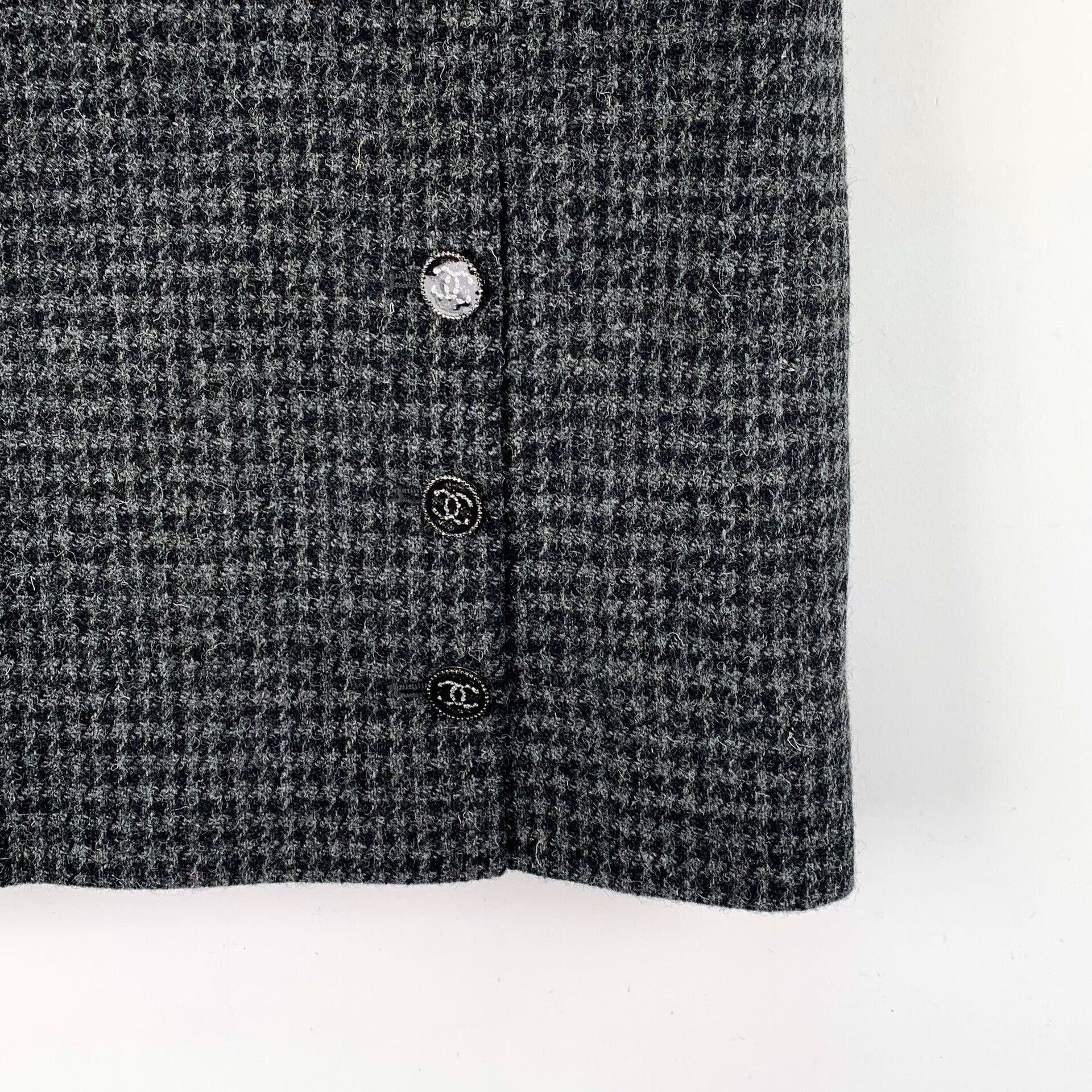 Chanel Chanel Houndstooth Wool Mini Skirt 36 Size 26" / US 2 / IT 38 - 5 Thumbnail