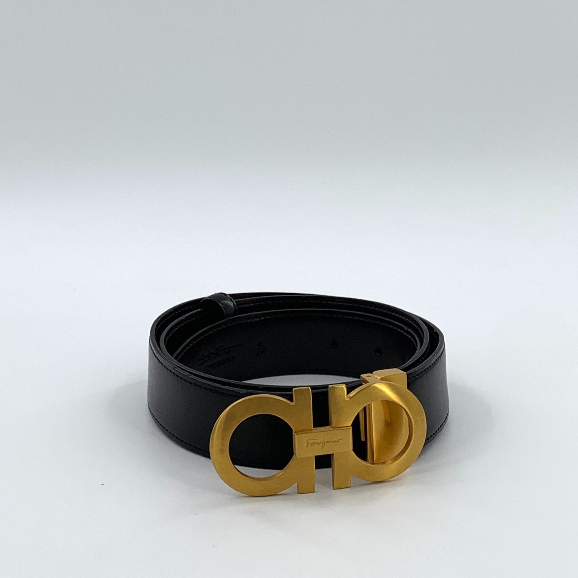 Salvatore Ferragamo Salvatore Ferragamo Gancini Logo Leather Belt 42 Size 42 - 2 Thumbnail