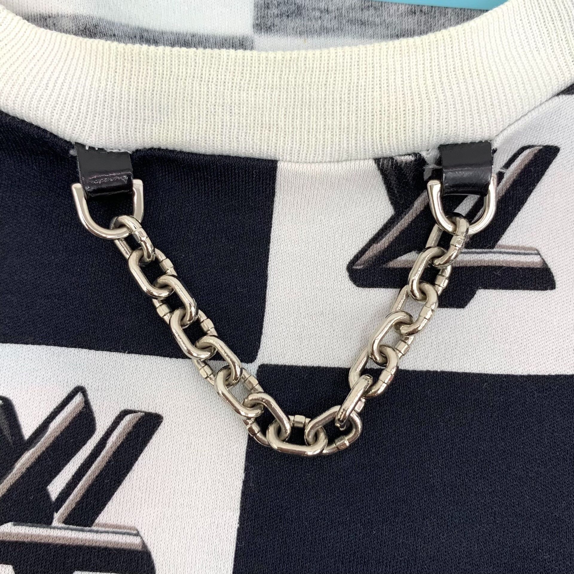 Louis Vuitton Louis Vuitton Damier Chain T-Shirt M Size US M / EU 48-50 / 2 - 6 Thumbnail