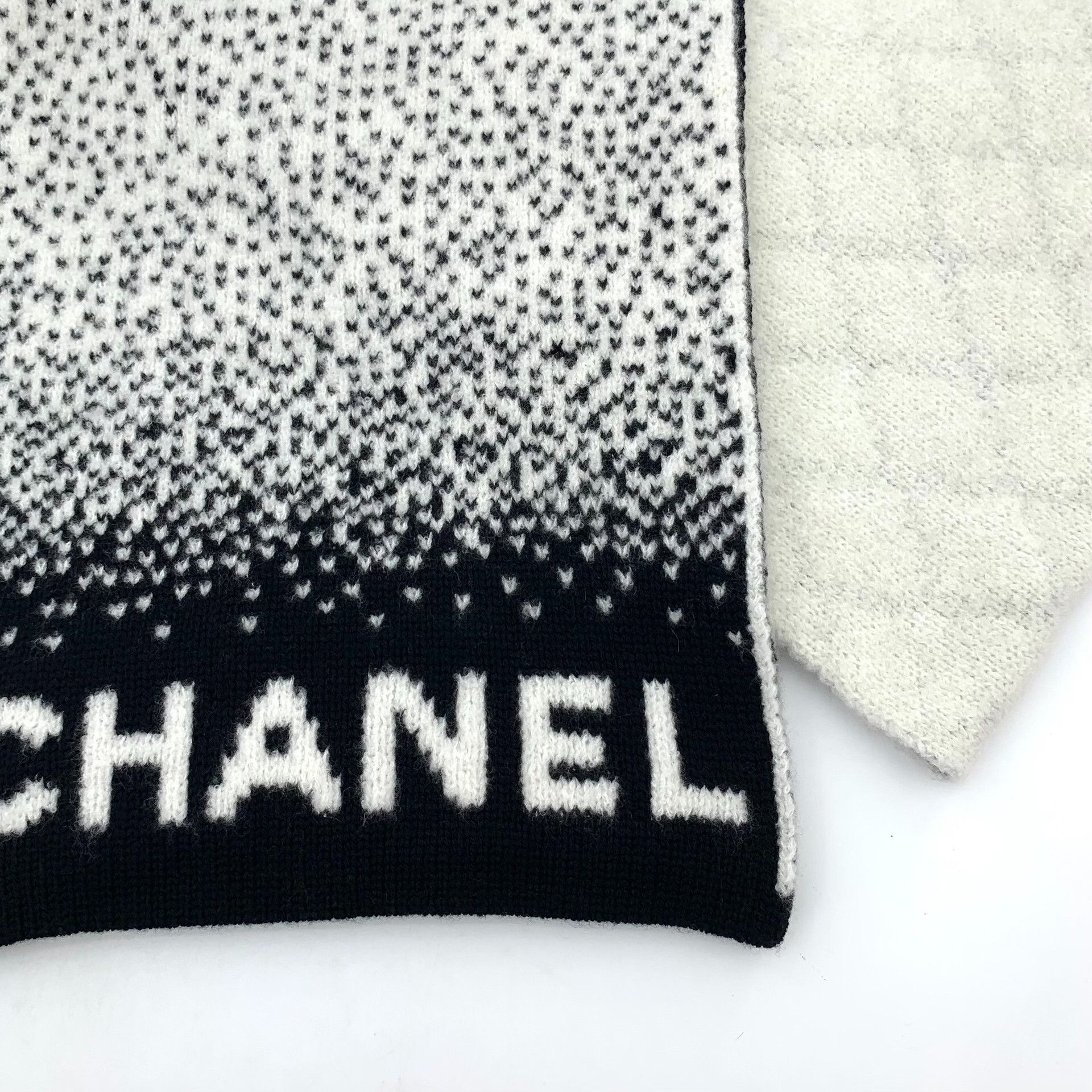 Chanel Chanel Bicolor Logo Intarsia Scarf ONE SIZE Size ONE SIZE - 6 Thumbnail