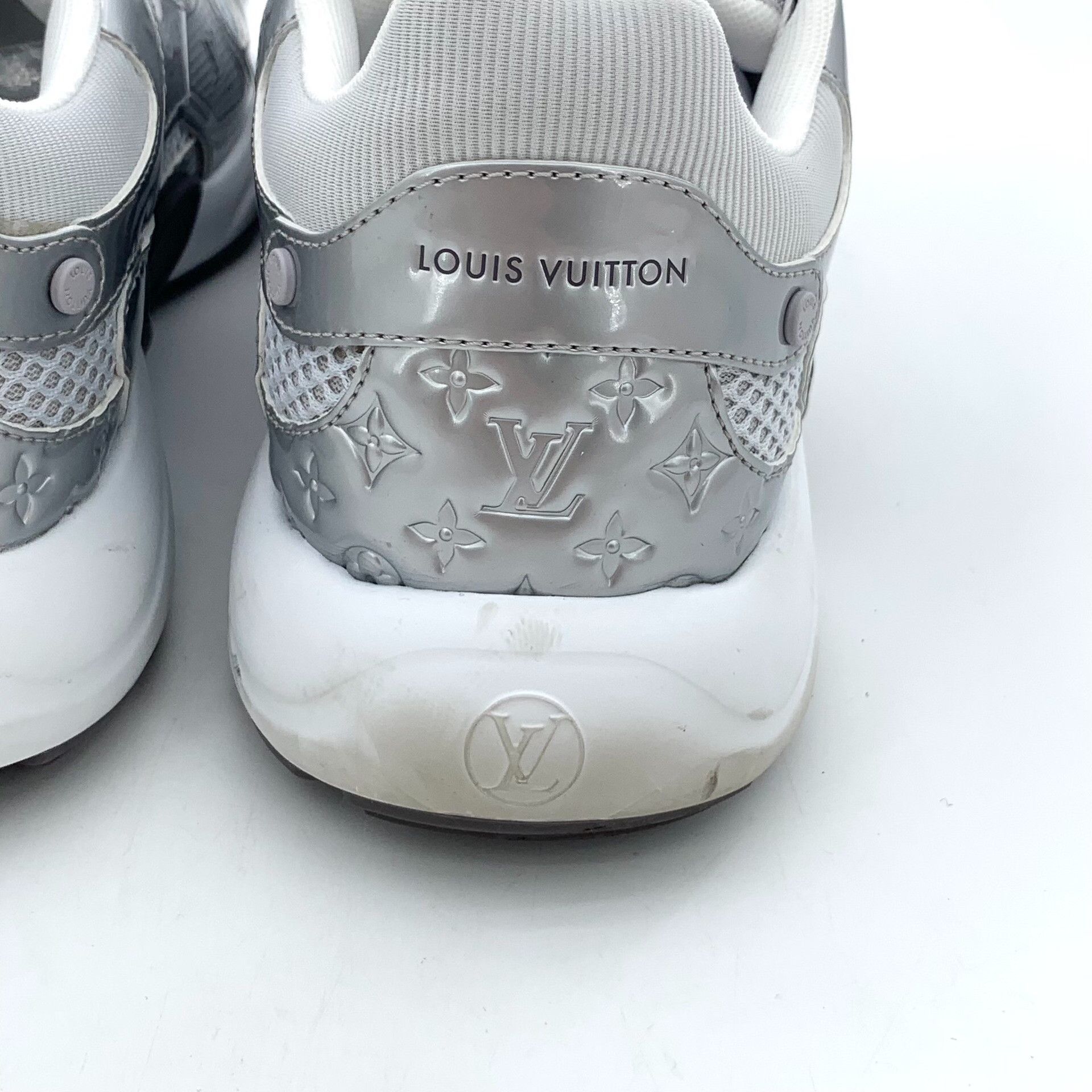 Louis Vuitton Louis Vuitton Olympia Silver Low-Top Sneakers 39 Size US 9 / IT 39 - 10 Thumbnail