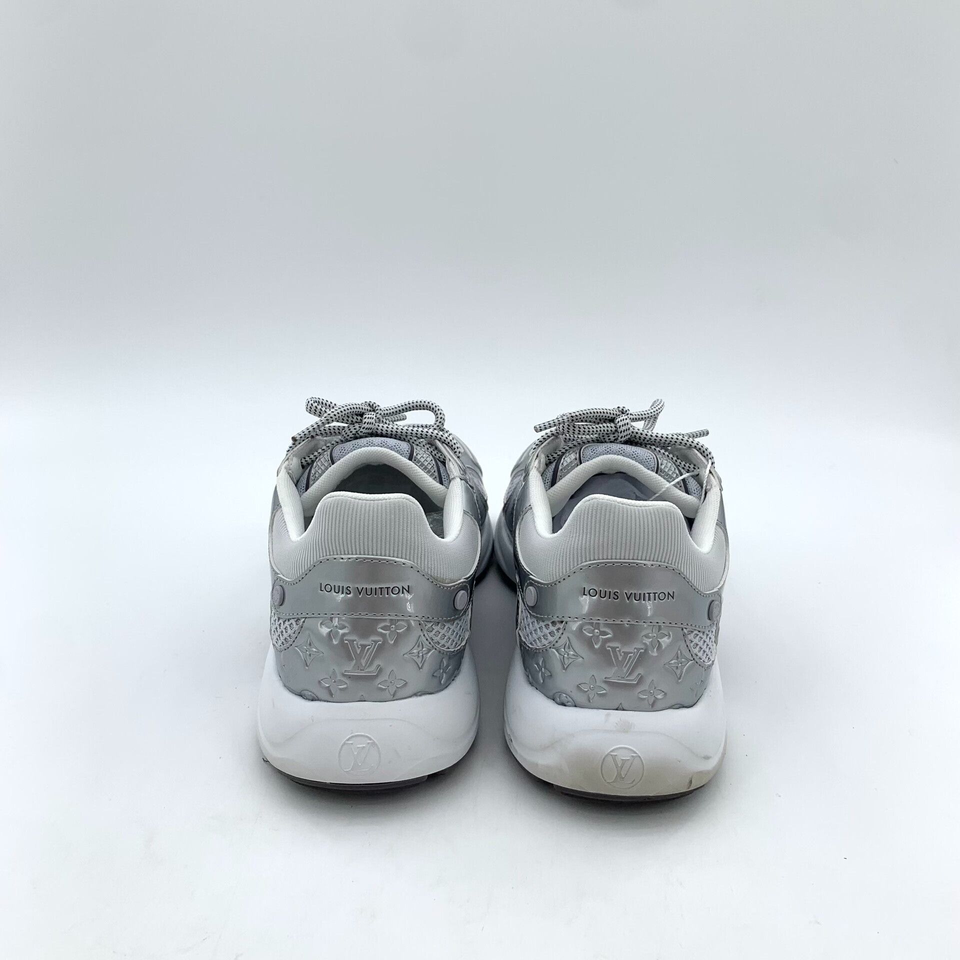 Louis Vuitton Louis Vuitton Olympia Silver Low-Top Sneakers 39 Size US 9 / IT 39 - 5 Thumbnail