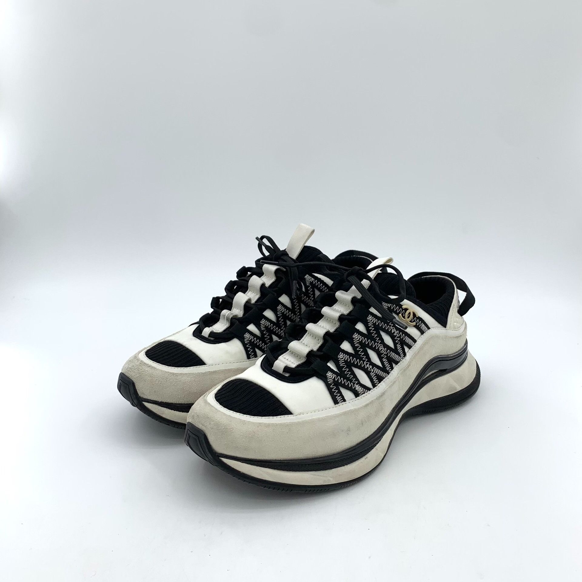 Chanel Chanel Bicolor Low-Top Sneakers Size 43 Size US 10 / EU 43 - 2 Thumbnail
