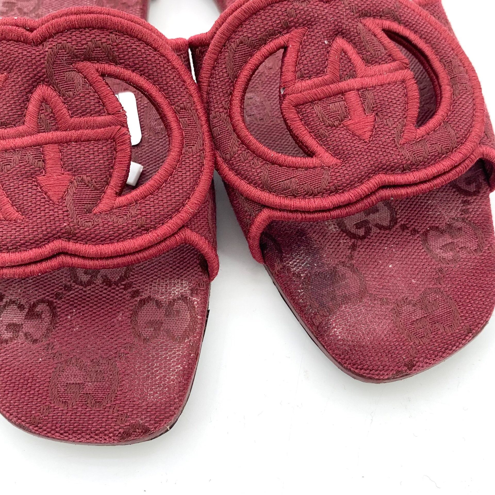 Gucci Gucci Interlocking G Embroidery Slides 35.5 Size US 5.5 / IT 35.5 - 9 Thumbnail