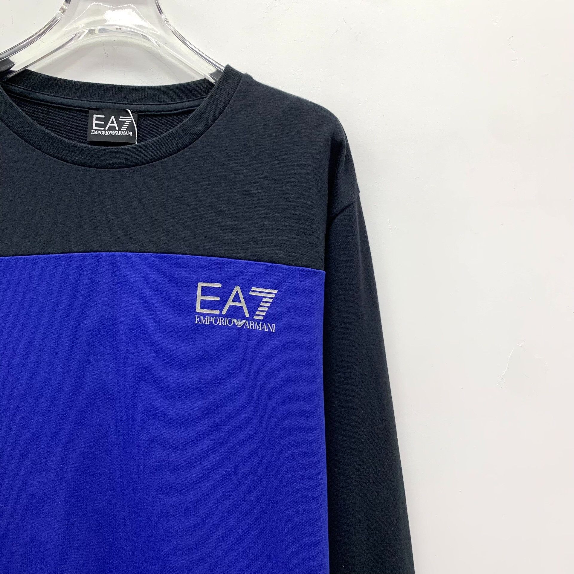 Emporio Armani EA7 Emporio Armani Colorblock Logo Sweatshirt XL Size US XL / EU 56 / 4 - 4 Thumbnail