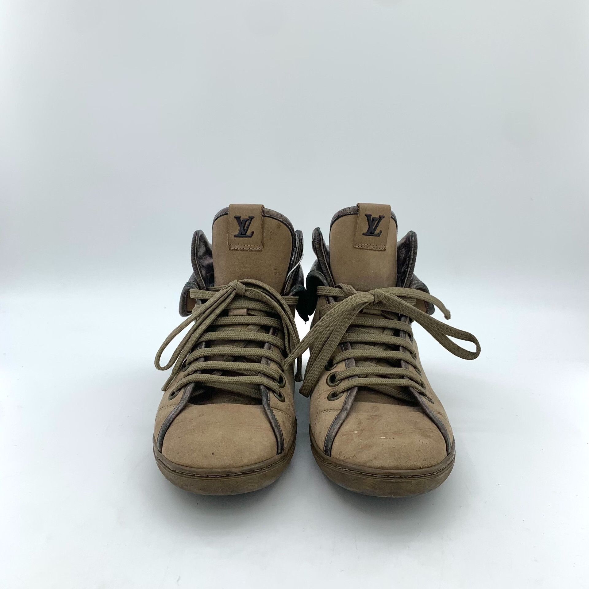 Louis Vuitton Louis Vuitton Monogram Suede Mid Sneakers 37.5 Size US 7.5 / IT 37.5 - 4 Thumbnail