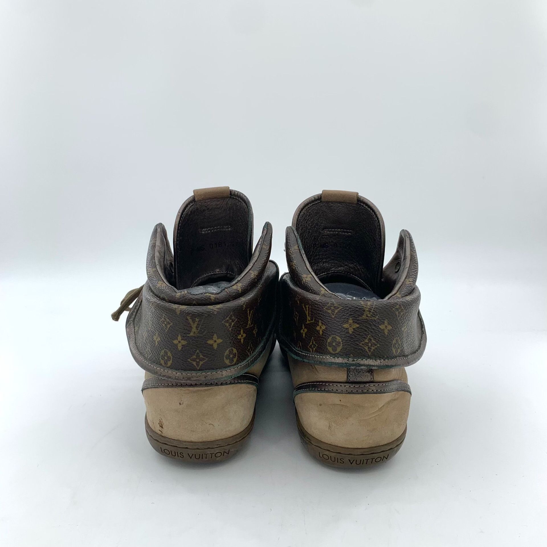 Louis Vuitton Louis Vuitton Monogram Suede Mid Sneakers 37.5 Size US 7.5 / IT 37.5 - 5 Thumbnail