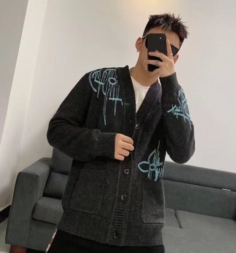 Louis Vuitton Louis Vuitton Embroidered Wool Cardigan L Size US L / EU 52-54 / 3 - 10 Thumbnail