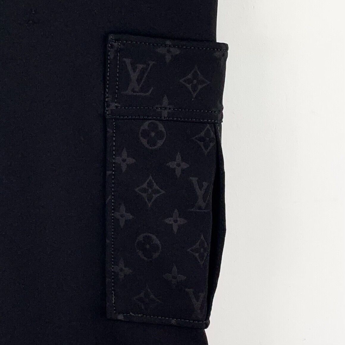Louis Vuitton Louis Vuitton Monogram Pocket Joggers Size 38 Size 27" / US 4 / IT 40 - 5 Thumbnail