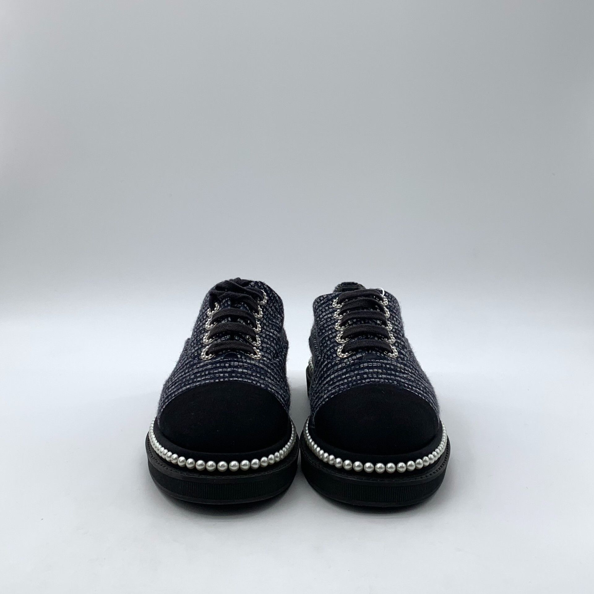Chanel Chanel Tweed Pearl Trim Flats Size 37.5 Size US 7.5 / IT 37.5 - 4 Thumbnail