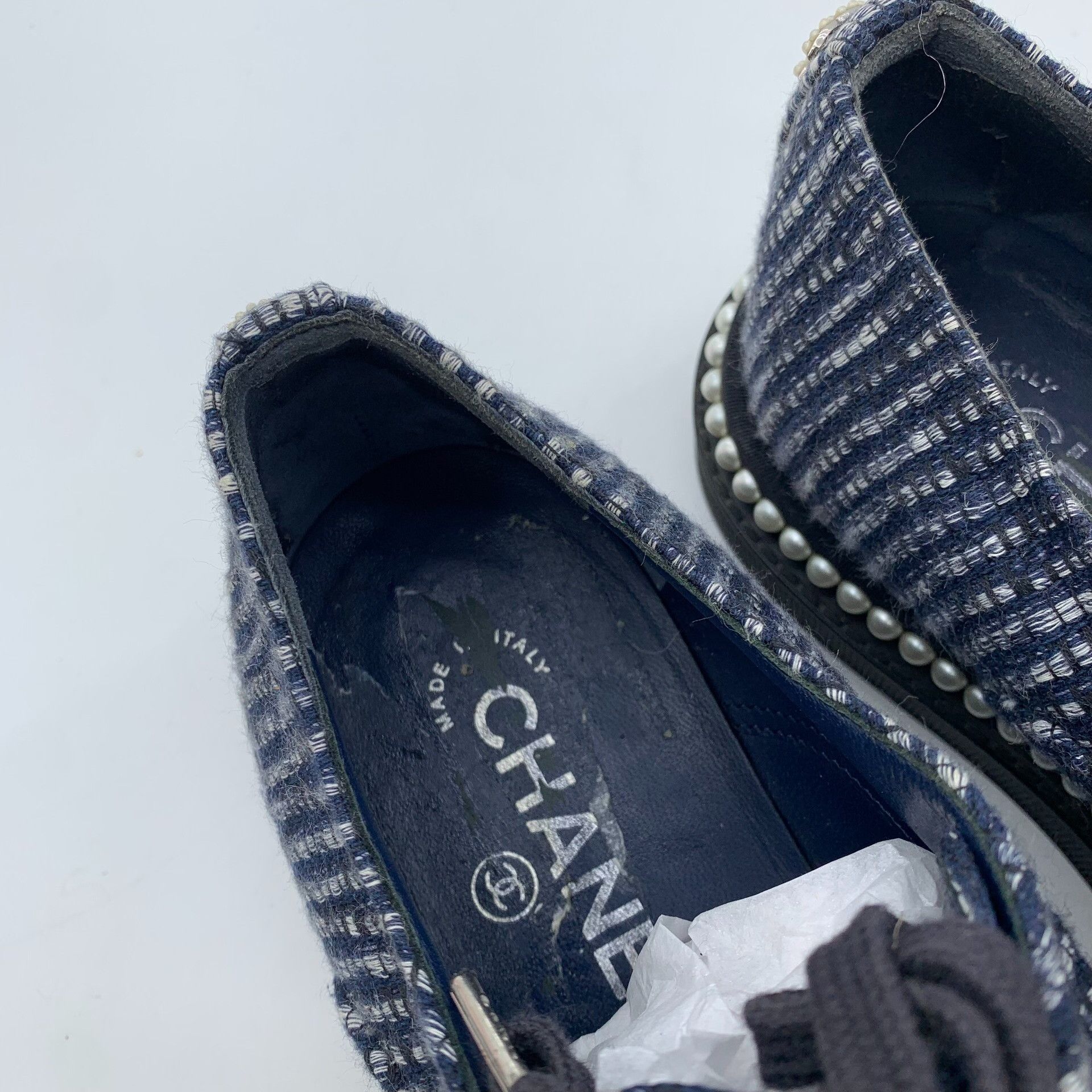 Chanel Chanel Tweed Pearl Trim Flats Size 37.5 Size US 7.5 / IT 37.5 - 9 Thumbnail