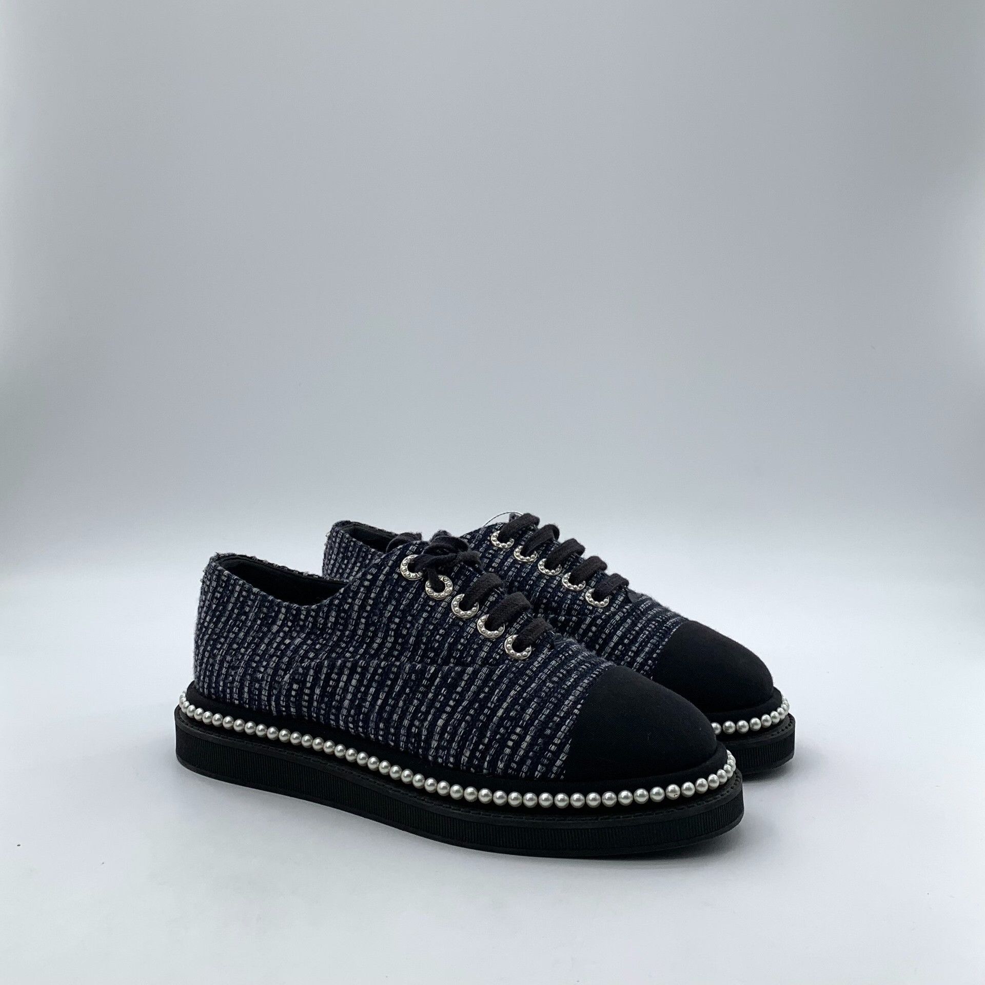 Chanel Chanel Tweed Pearl Trim Flats Size 37.5 Size US 7.5 / IT 37.5 - 3 Thumbnail