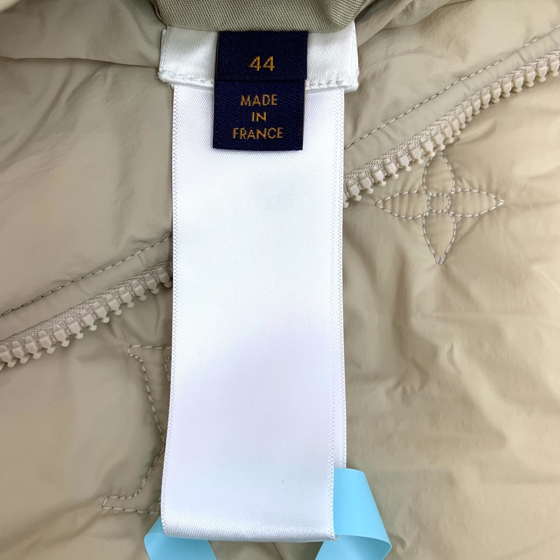 Louis Vuitton Louis Vuitton Monogram Embossed Puffer Jacket 44 Size US S / EU 44-46 / 1 - 7 Thumbnail