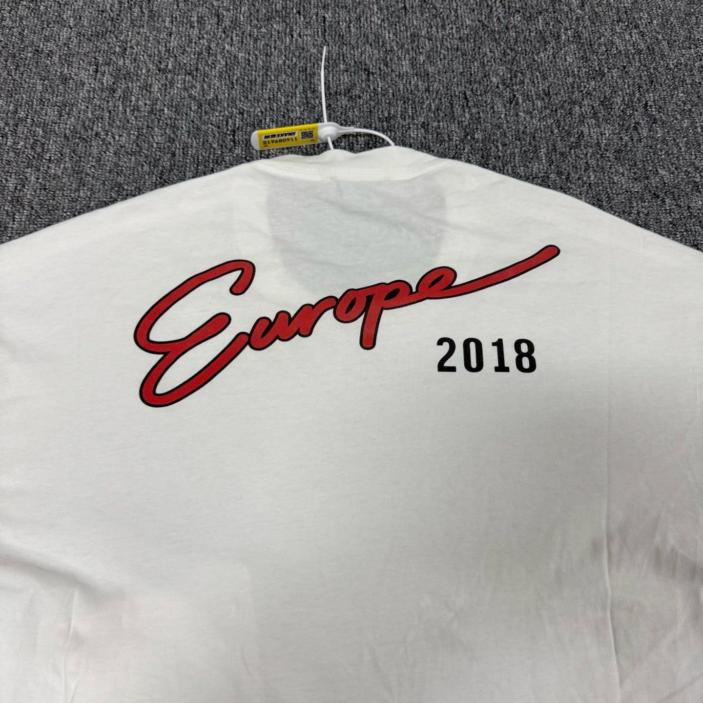 Balenciaga Balenciaga Europe 2018 Print Pocket T-Shirt S Size US S / EU 44-46 / 1 - 6 Thumbnail