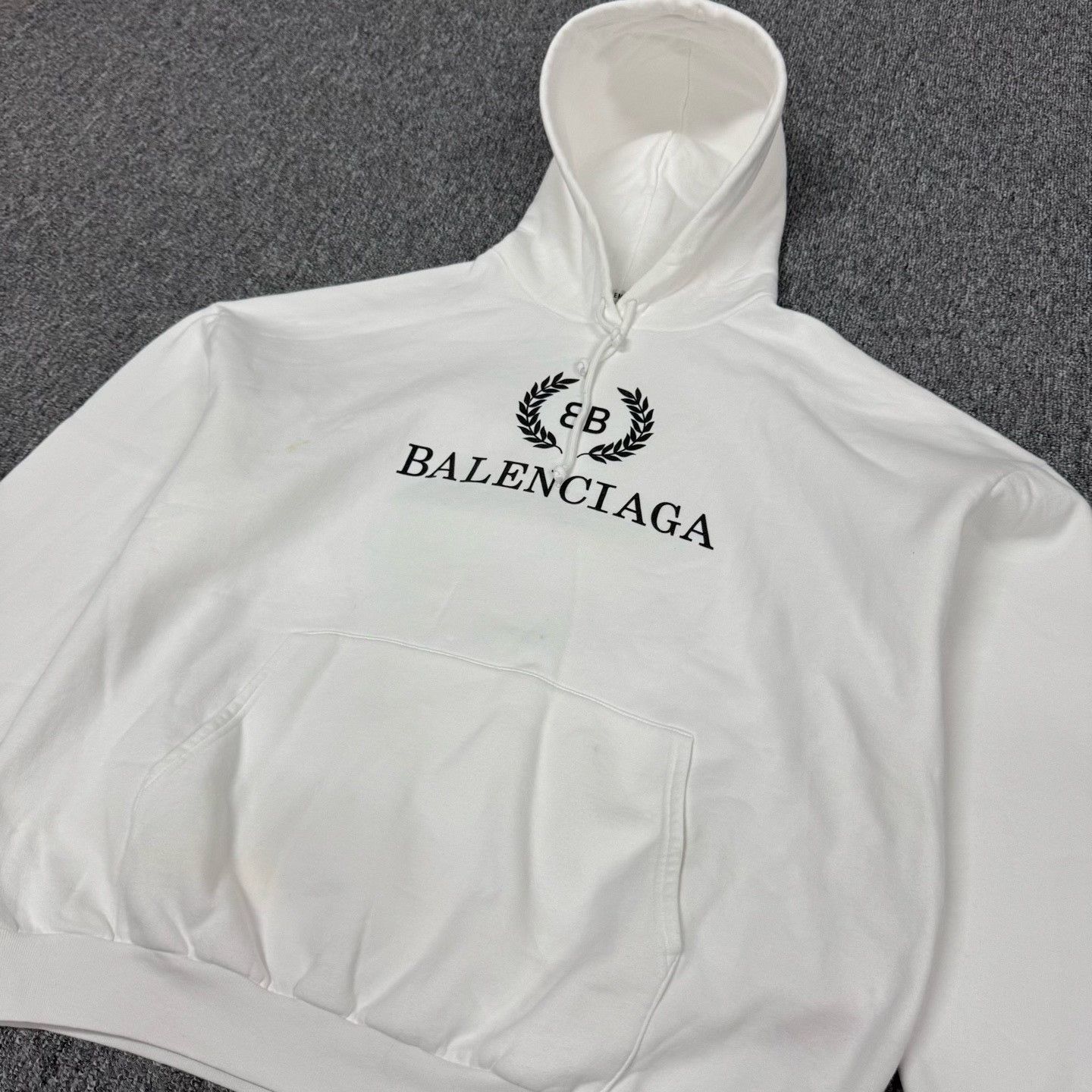 Balenciaga Balenciaga Laurel Logo Print Hoodie White Size S Size US S / EU 44-46 / 1 - 5 Thumbnail