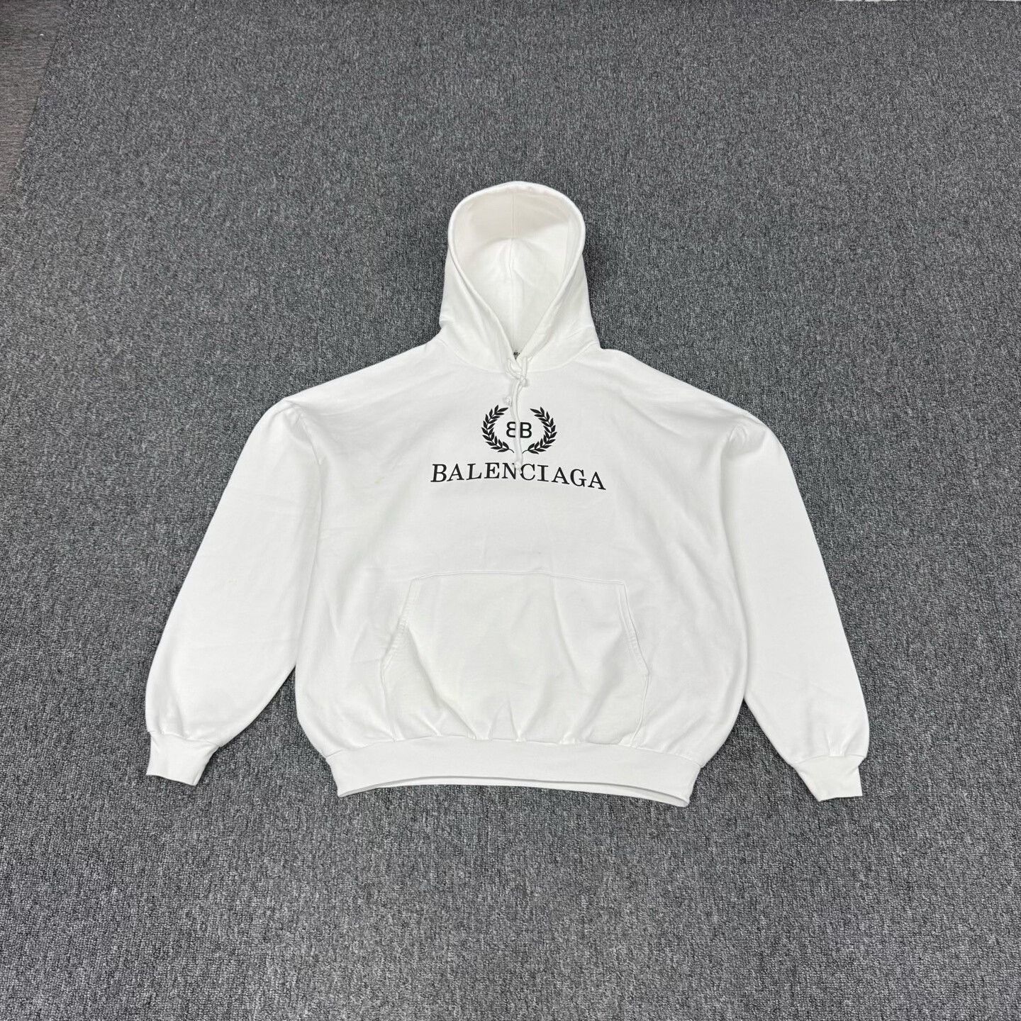Balenciaga Balenciaga Laurel Logo Print Hoodie White Size S Size US S / EU 44-46 / 1 - 2 Thumbnail