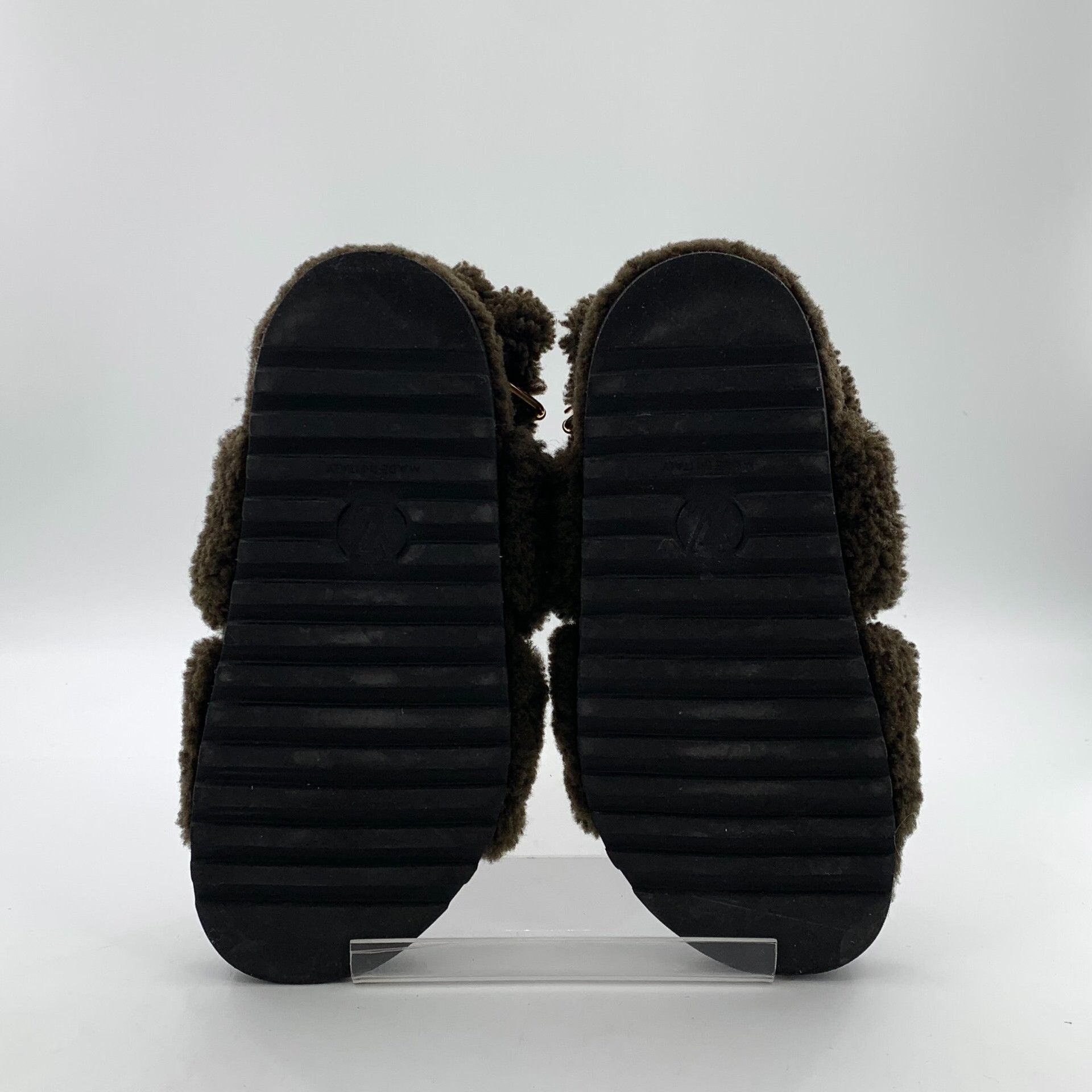 Louis Vuitton Louis Vuitton Monogram Shearling Paseo Sandals 36 Size US 6 / IT 36 - 6 Thumbnail