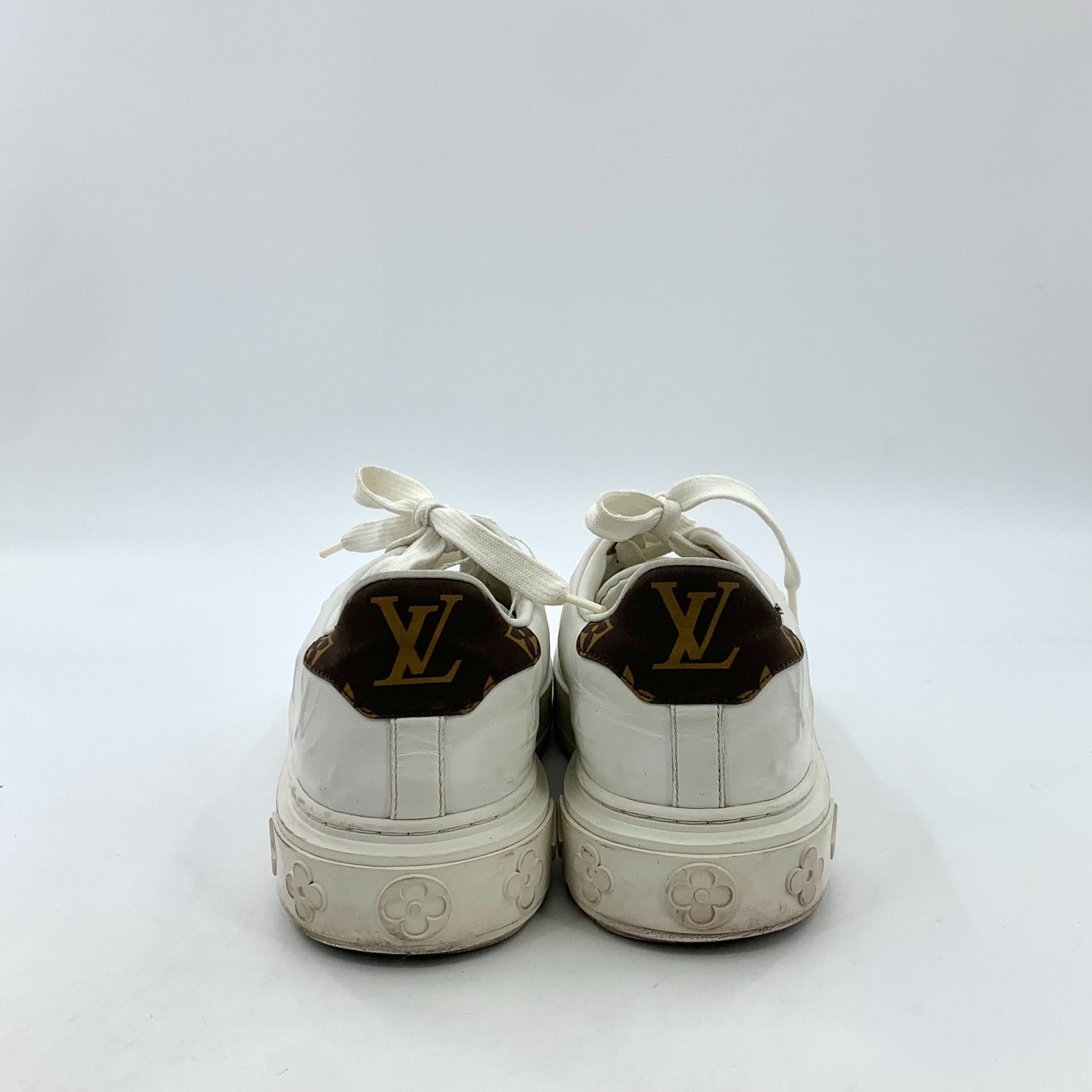 Louis Vuitton Louis Vuitton Time Out Logo Sneakers IT 35 Size US 5 / IT 35 - 5 Thumbnail