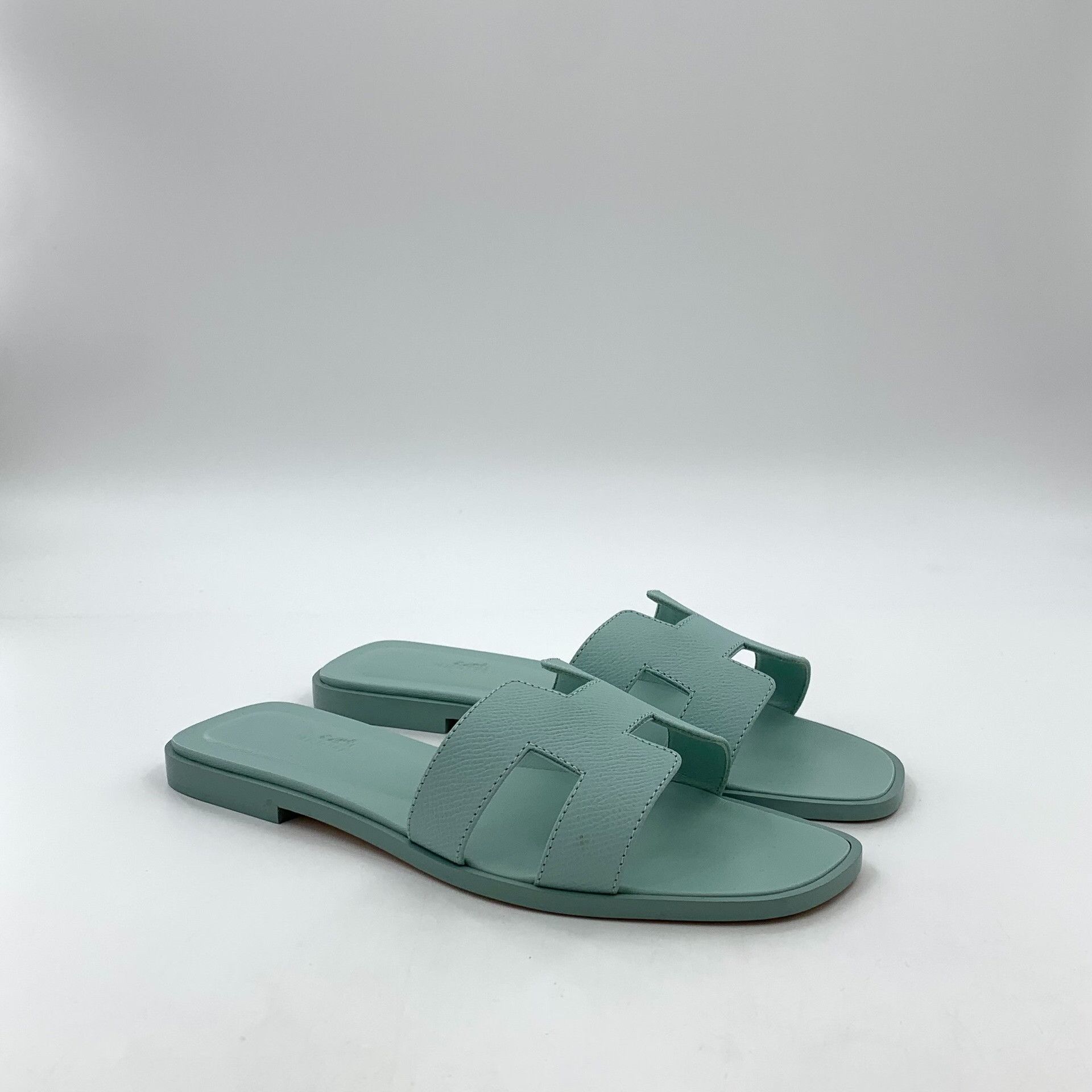 Hermes Hermes Seafoam Green Oran Sandals 38 Size US 8 / IT 38 - 3 Thumbnail