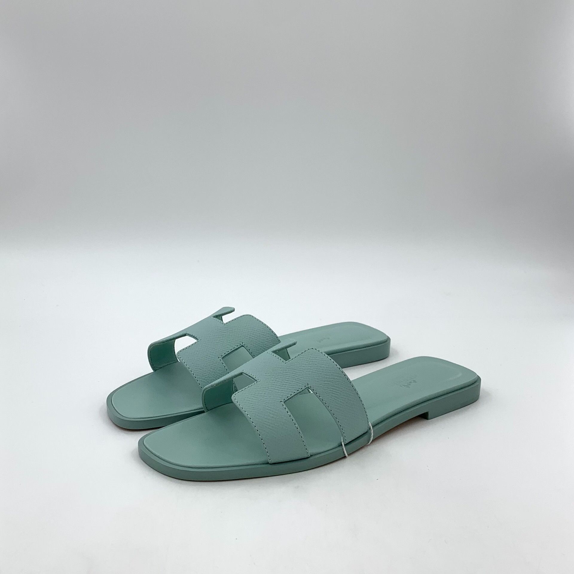 Hermes Hermes Seafoam Green Oran Sandals 38 Size US 8 / IT 38 - 2 Thumbnail