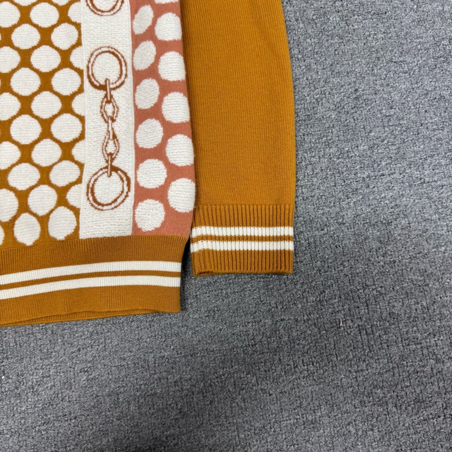 Hermes Hermes Horsebit Polka Dot Knit Cardigan Size 36 Size XS / US 0-2 / IT 36-38 - 4 Thumbnail