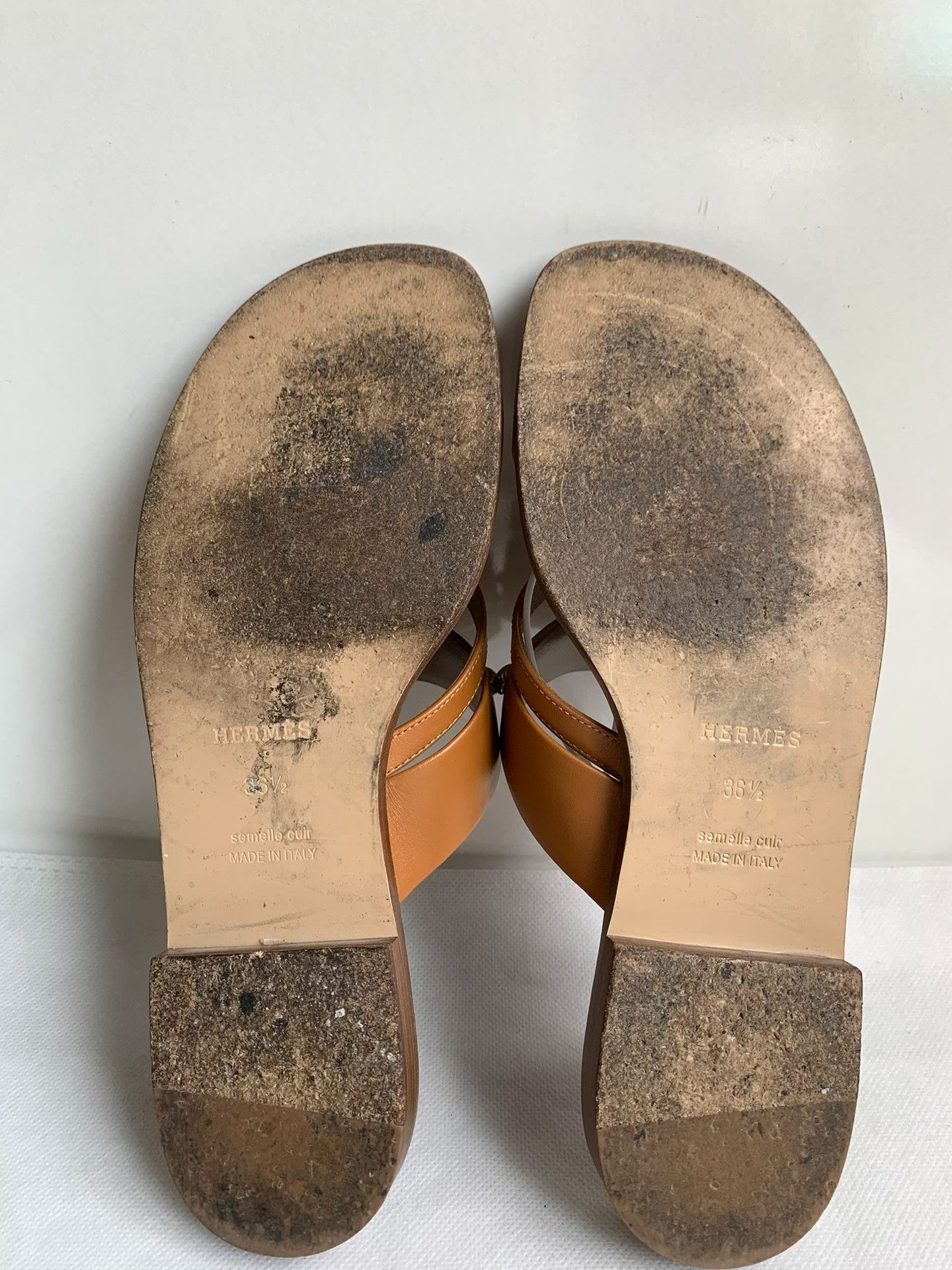 Hermes Hermes Gold Leather Chaine d'Ancre Sandals 36.5 Size US 6.5 / IT 36.5 - 9 Thumbnail