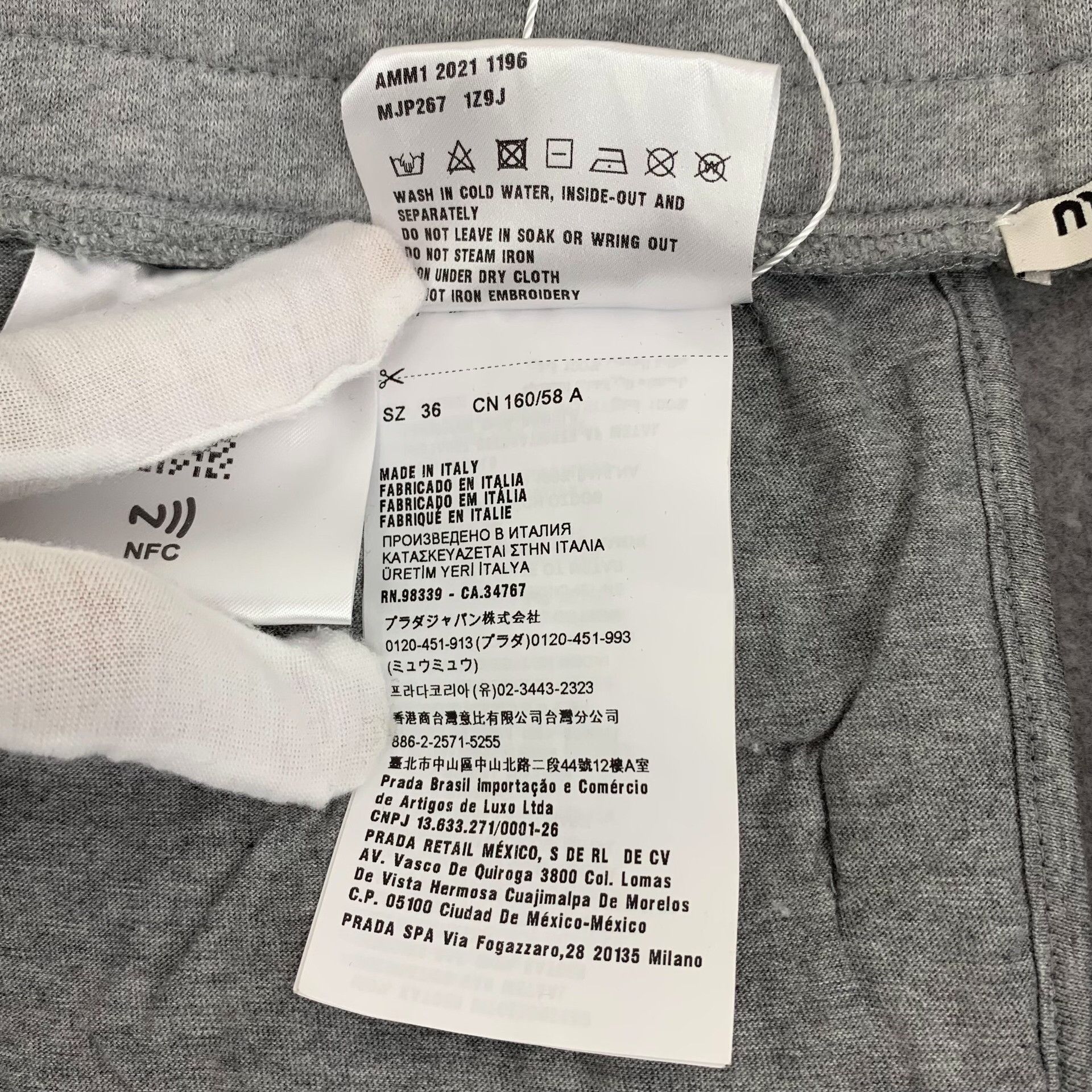 Miu Miu Miu Miu Studded Logo Sweat Shorts IT 36 Size 25" / US 0 / IT 36 - 9 Thumbnail