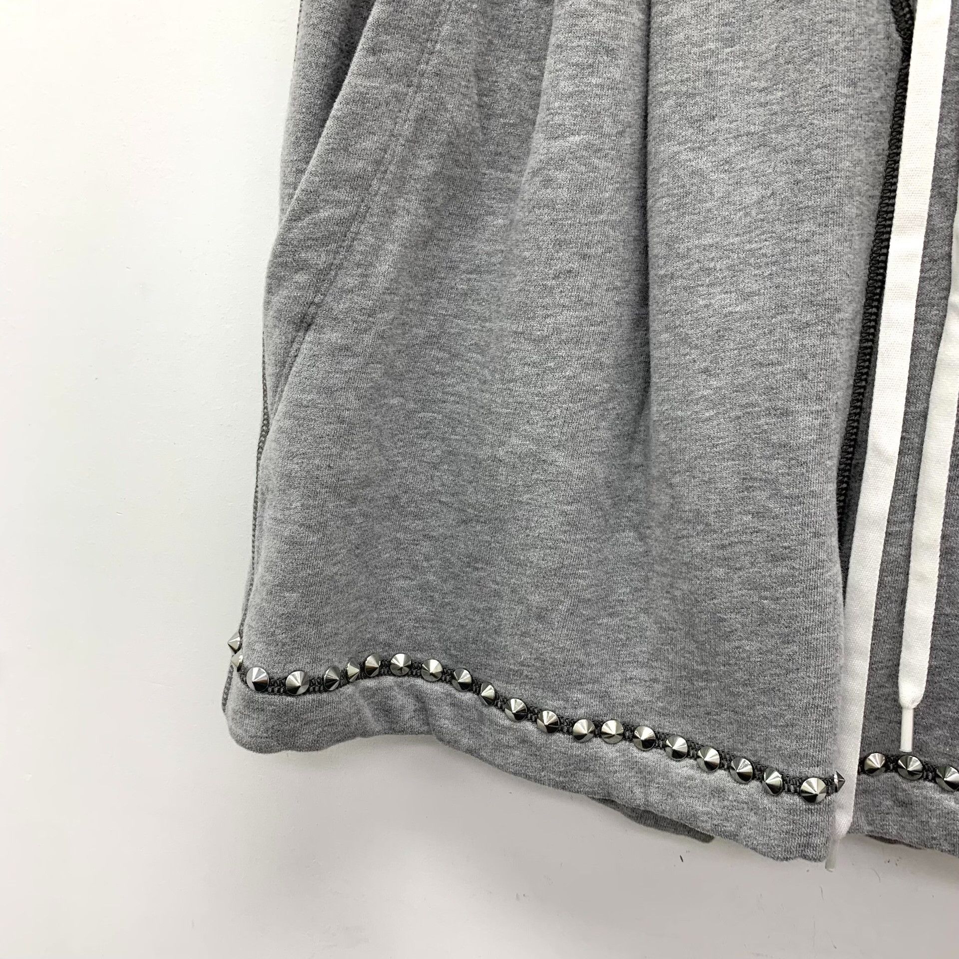 Miu Miu Miu Miu Studded Logo Sweat Shorts IT 36 Size 25" / US 0 / IT 36 - 5 Thumbnail