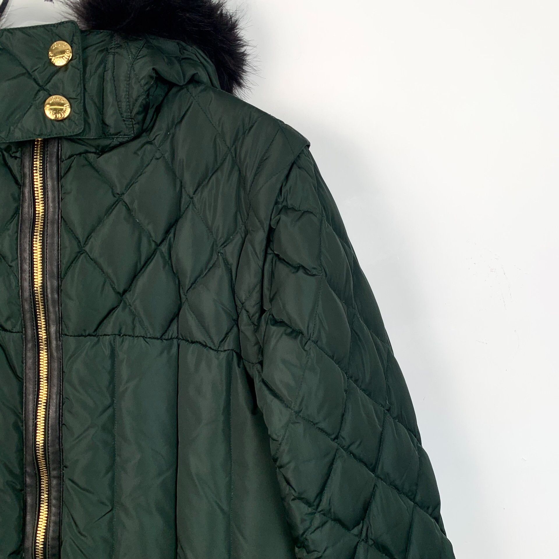 Louis Vuitton Louis Vuitton Quilted Fur Trim Down Jacket Size 36 Size XS / US 0-2 / IT 36-38 - 4 Thumbnail