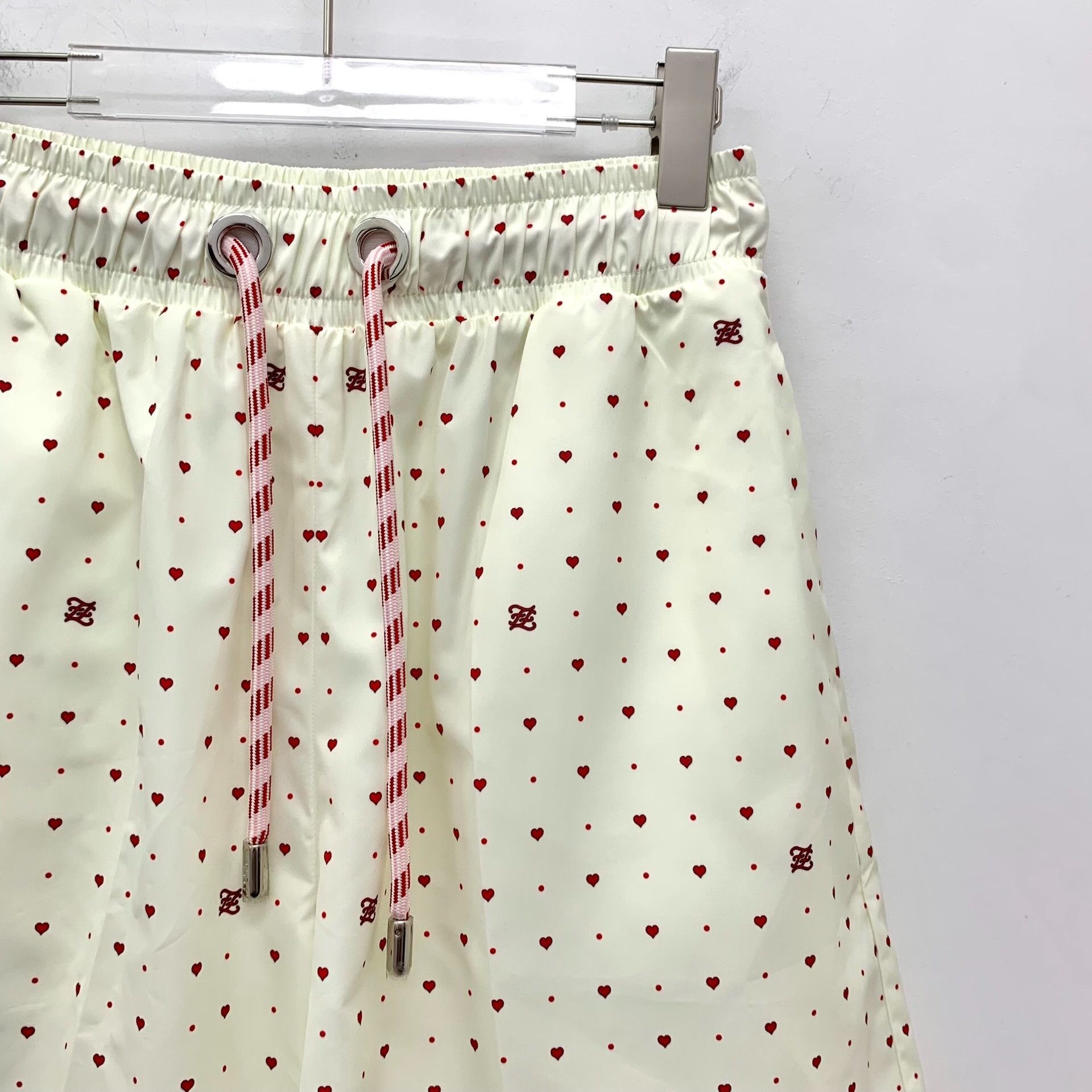 Fendi Fendi Heart Print Drawstring Shorts M Size US 32 / EU 48 - 4 Thumbnail
