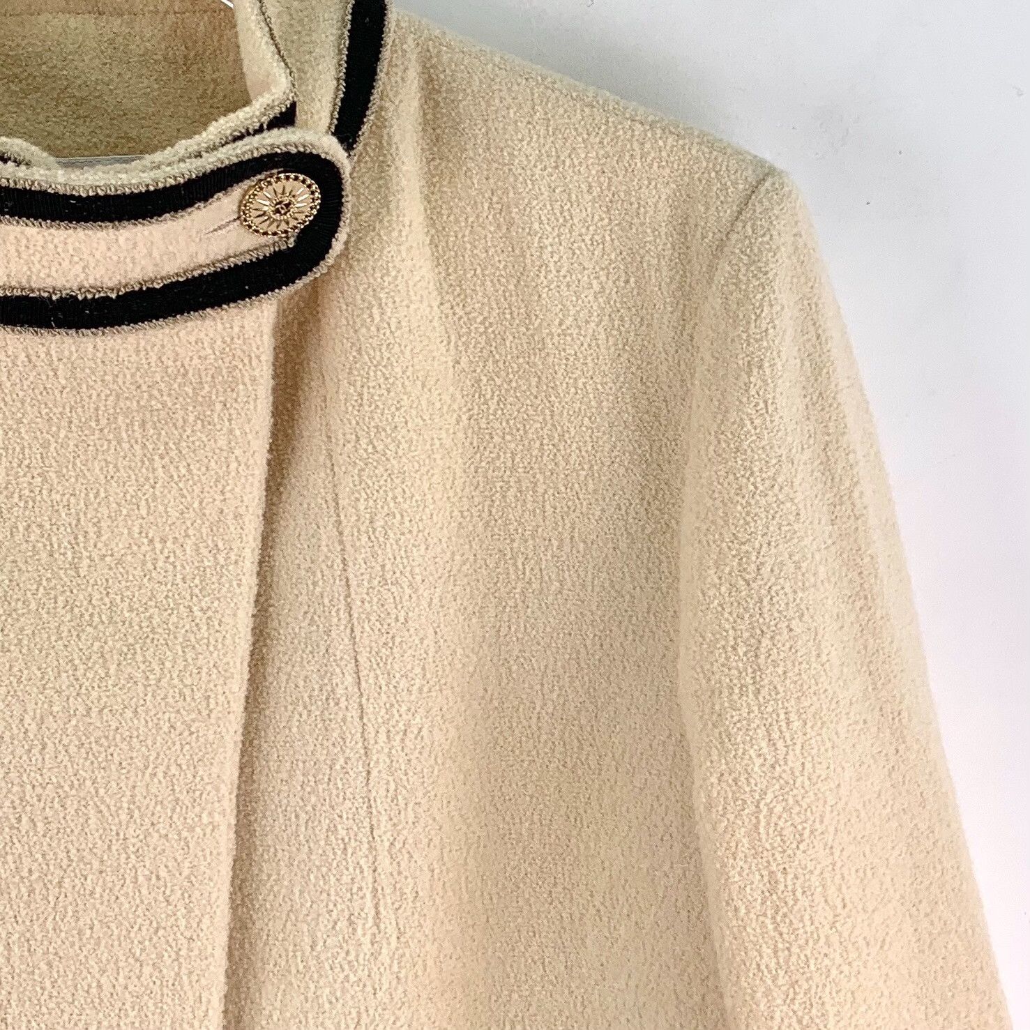 Chanel Chanel Beige Wool Multi-Pocket Coat 38 Size S / US 4 / IT 40 - 4 Thumbnail
