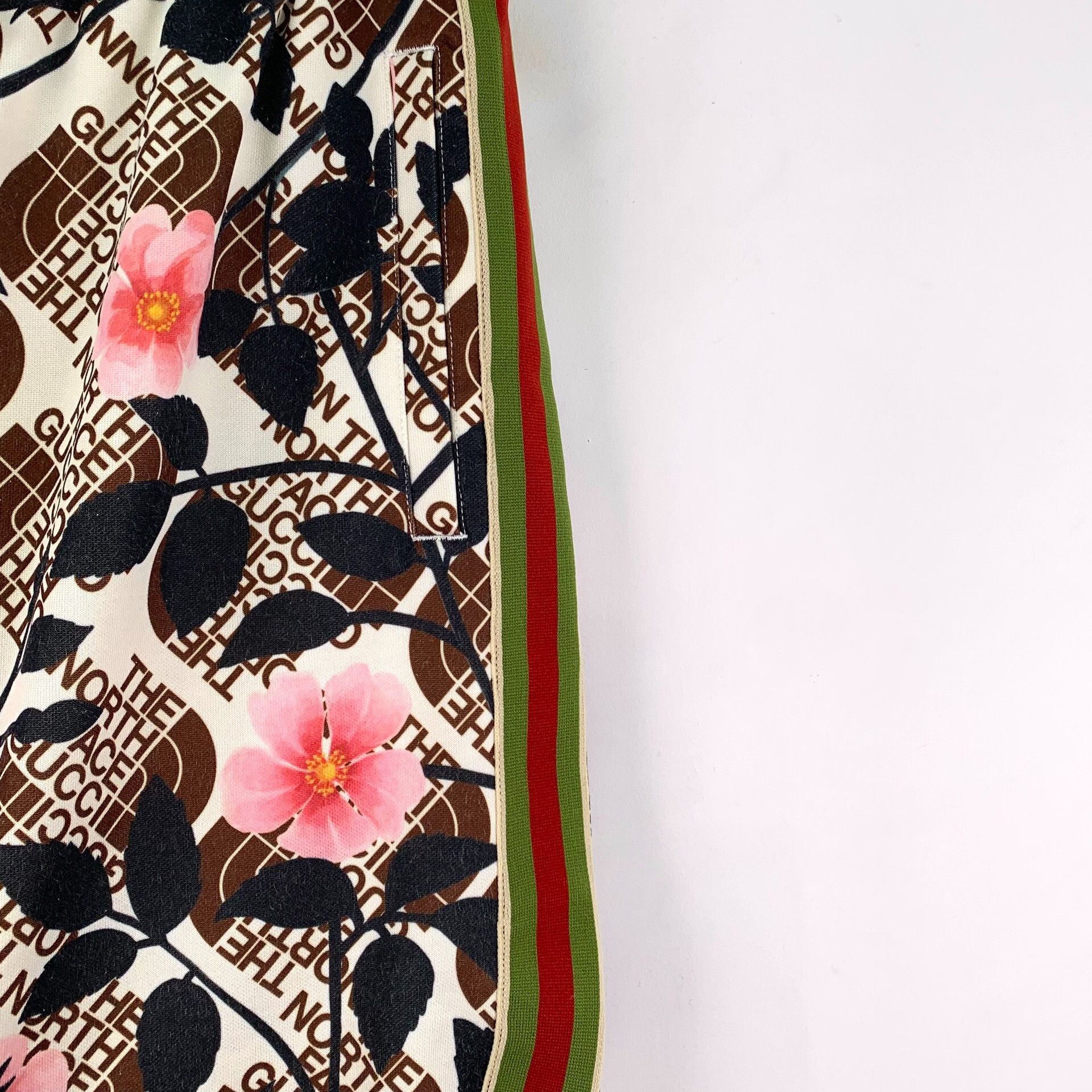 Gucci Gucci x The North Face Floral Print Shorts Size US 28 Size US 28 / EU 44 - 5 Thumbnail