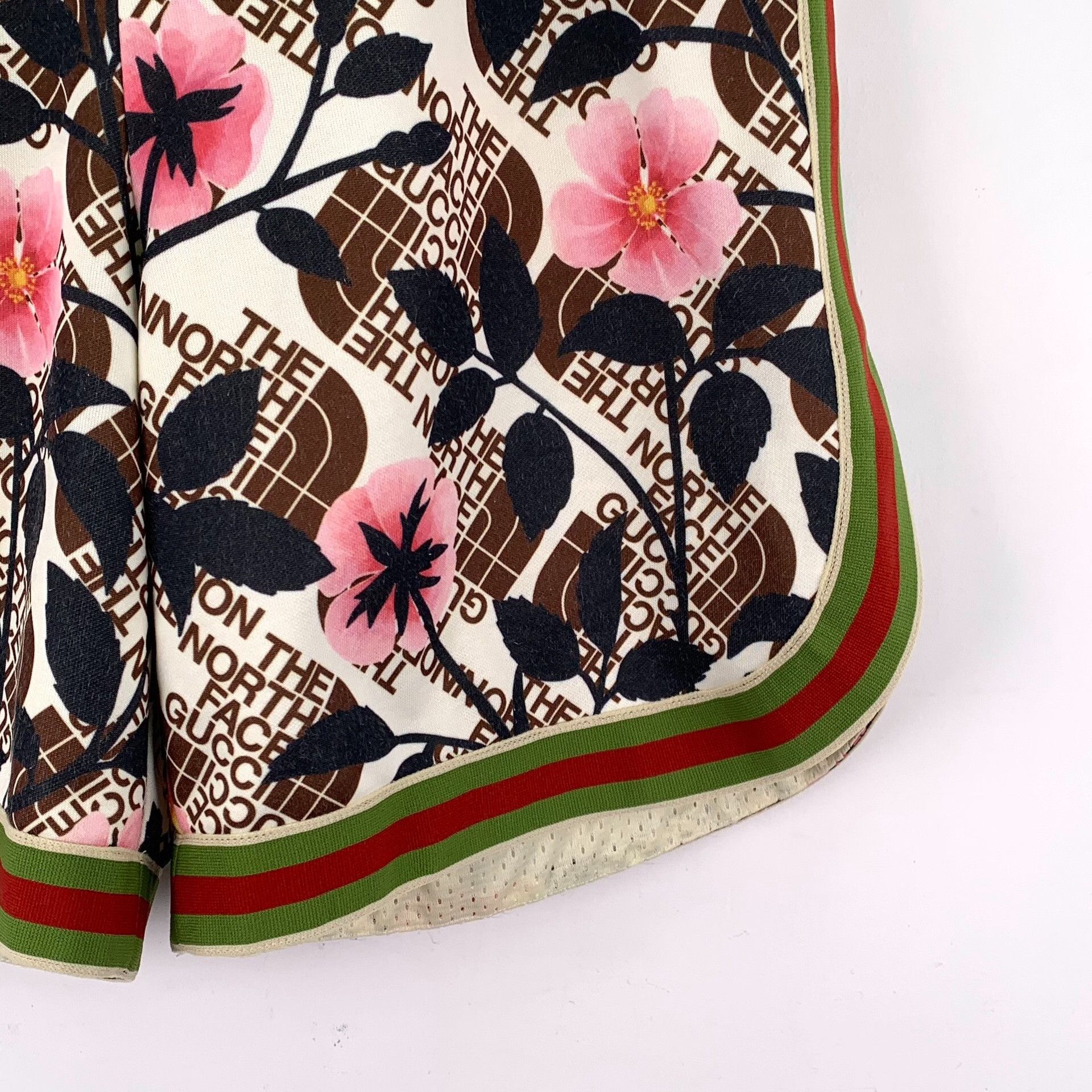 Gucci Gucci x The North Face Floral Print Shorts Size US 28 Size US 28 / EU 44 - 6 Thumbnail