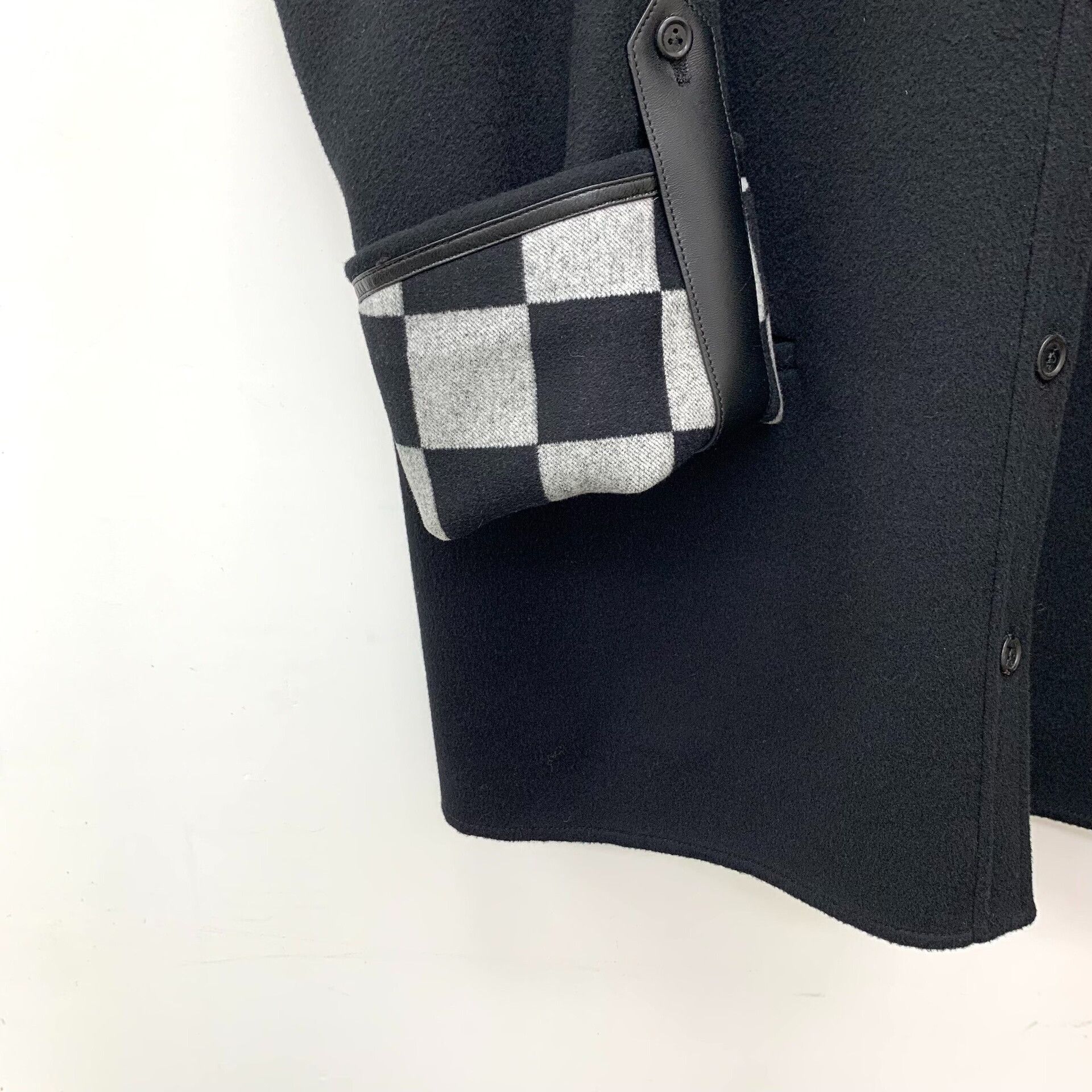 Louis Vuitton Louis Vuitton Damier Trim Wool Coat FR 32 Size XXS / US 00 / IT 34 - 5 Thumbnail
