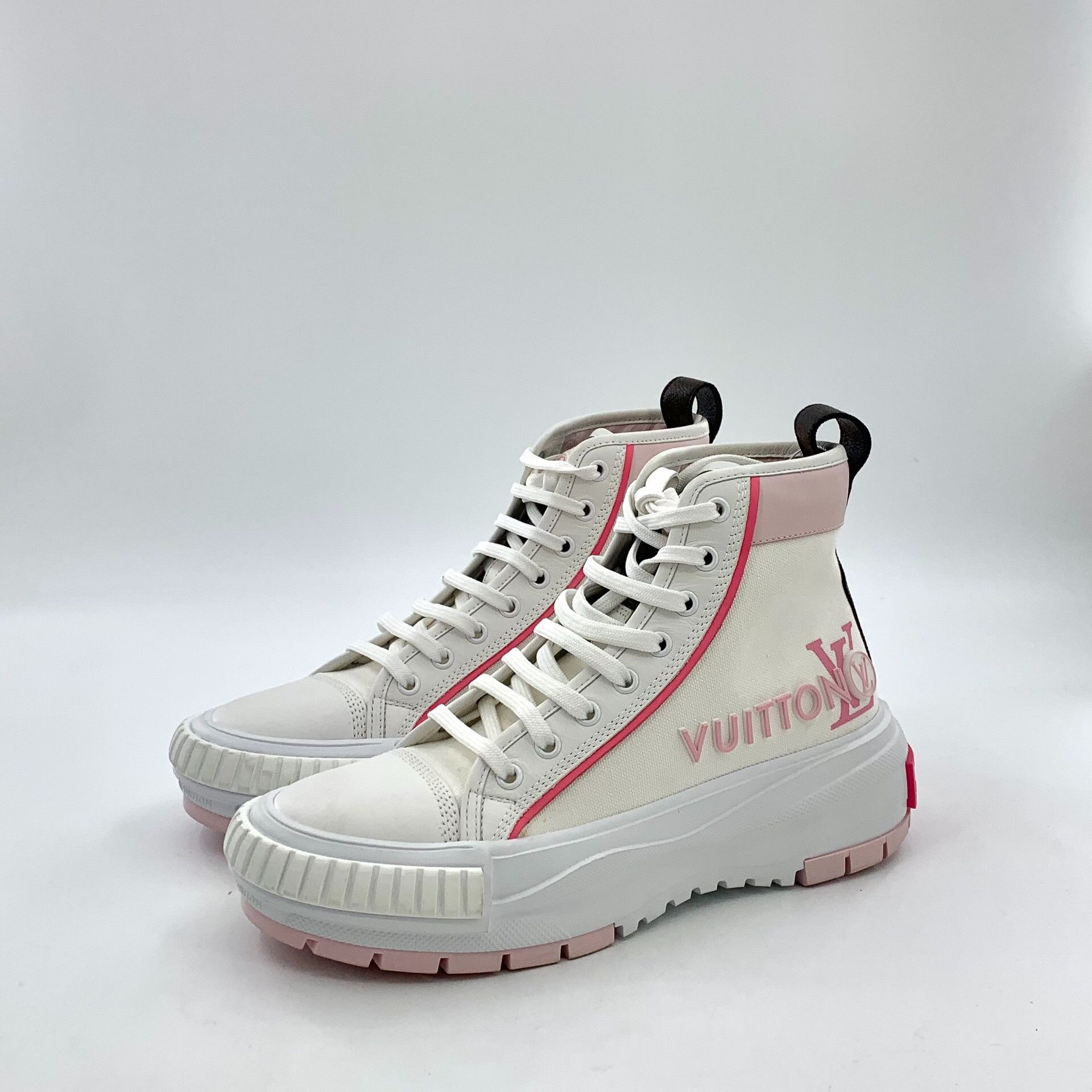Louis Vuitton Louis Vuitton Squad Logo Hi-Top Sneakers IT 37.5 Size US 7.5 / IT 37.5 - 2 Thumbnail