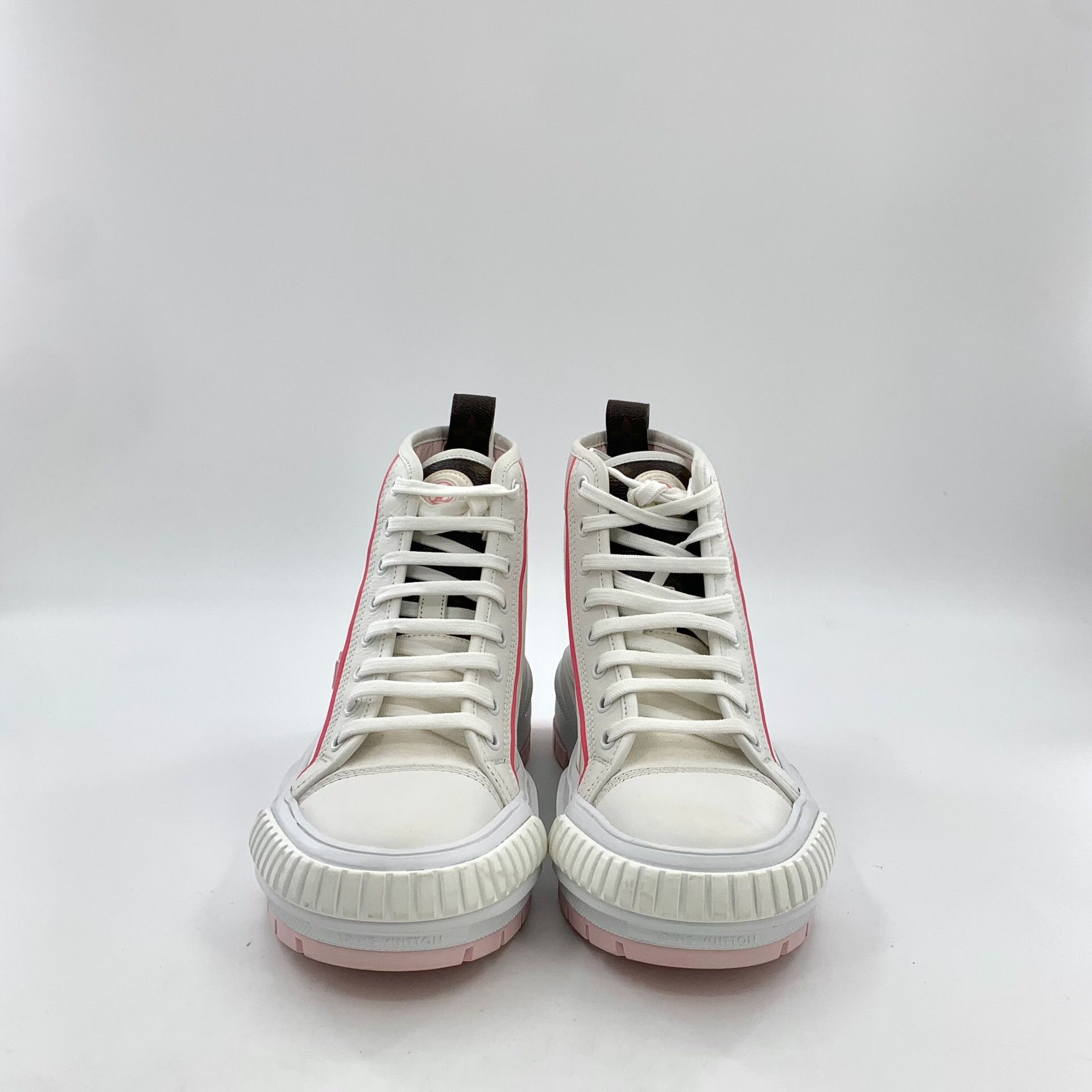 Louis Vuitton Louis Vuitton Squad Logo Hi-Top Sneakers IT 37.5 Size US 7.5 / IT 37.5 - 4 Thumbnail