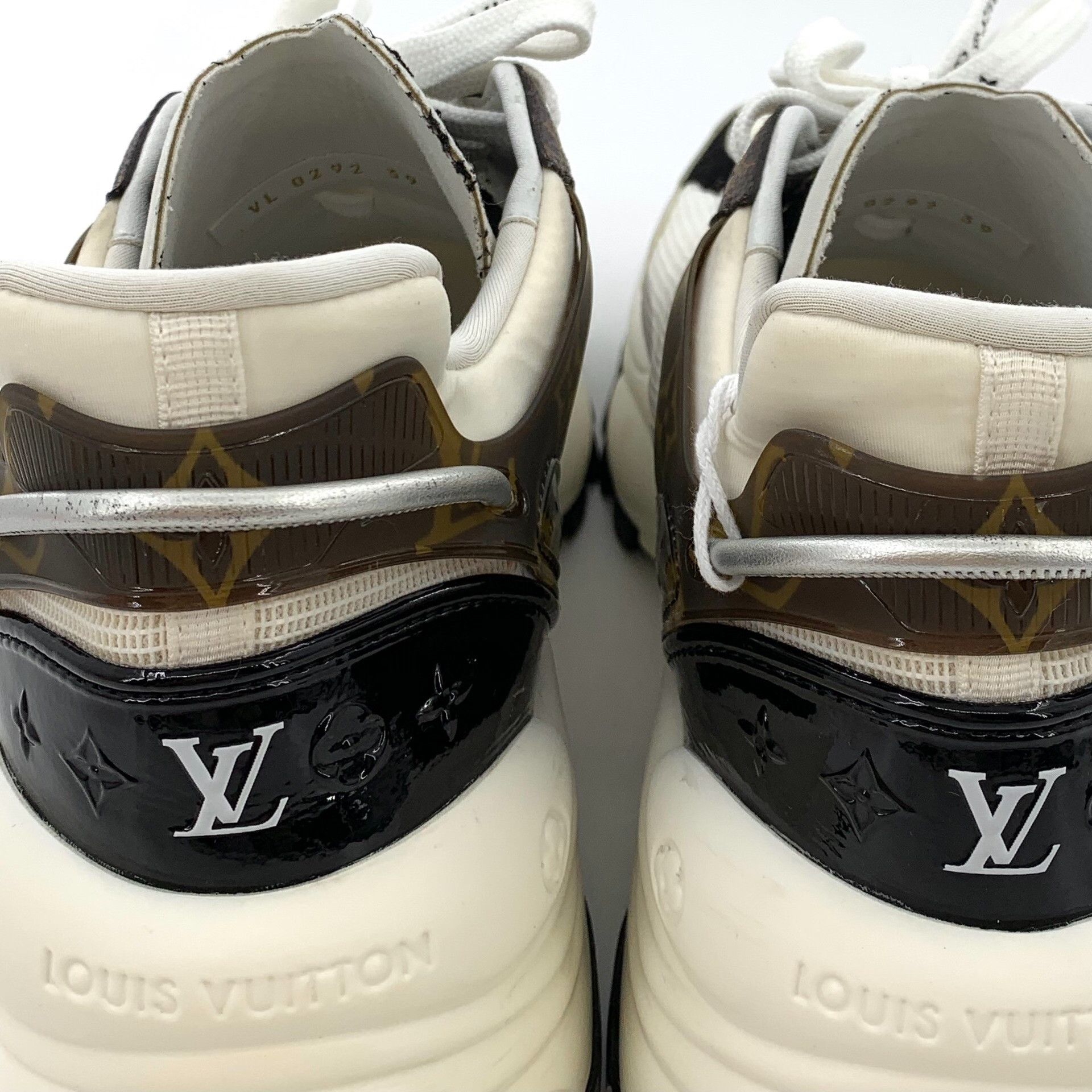 Louis Vuitton Louis Vuitton Monogram Run 55 Sneakers EU 39 Size US 6 / EU 39 - 9 Thumbnail