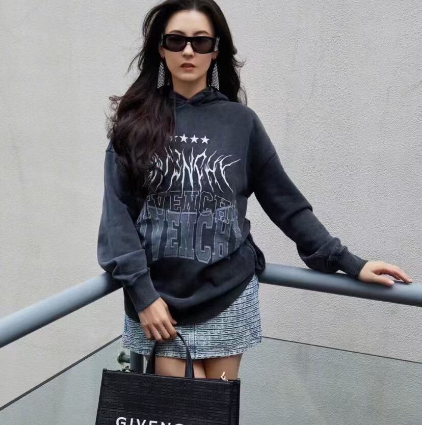 Givenchy Givenchy Faded Logo Graphic Hoodie S Size US S / EU 44-46 / 1 - 10 Thumbnail