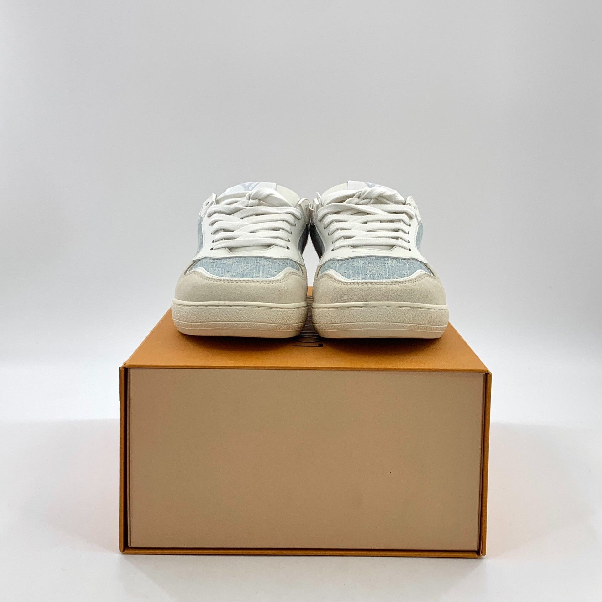 Louis Vuitton Louis Vuitton Monogram Denim Stadium Sneakers 35 Size US 5 / IT 35 - 9 Thumbnail